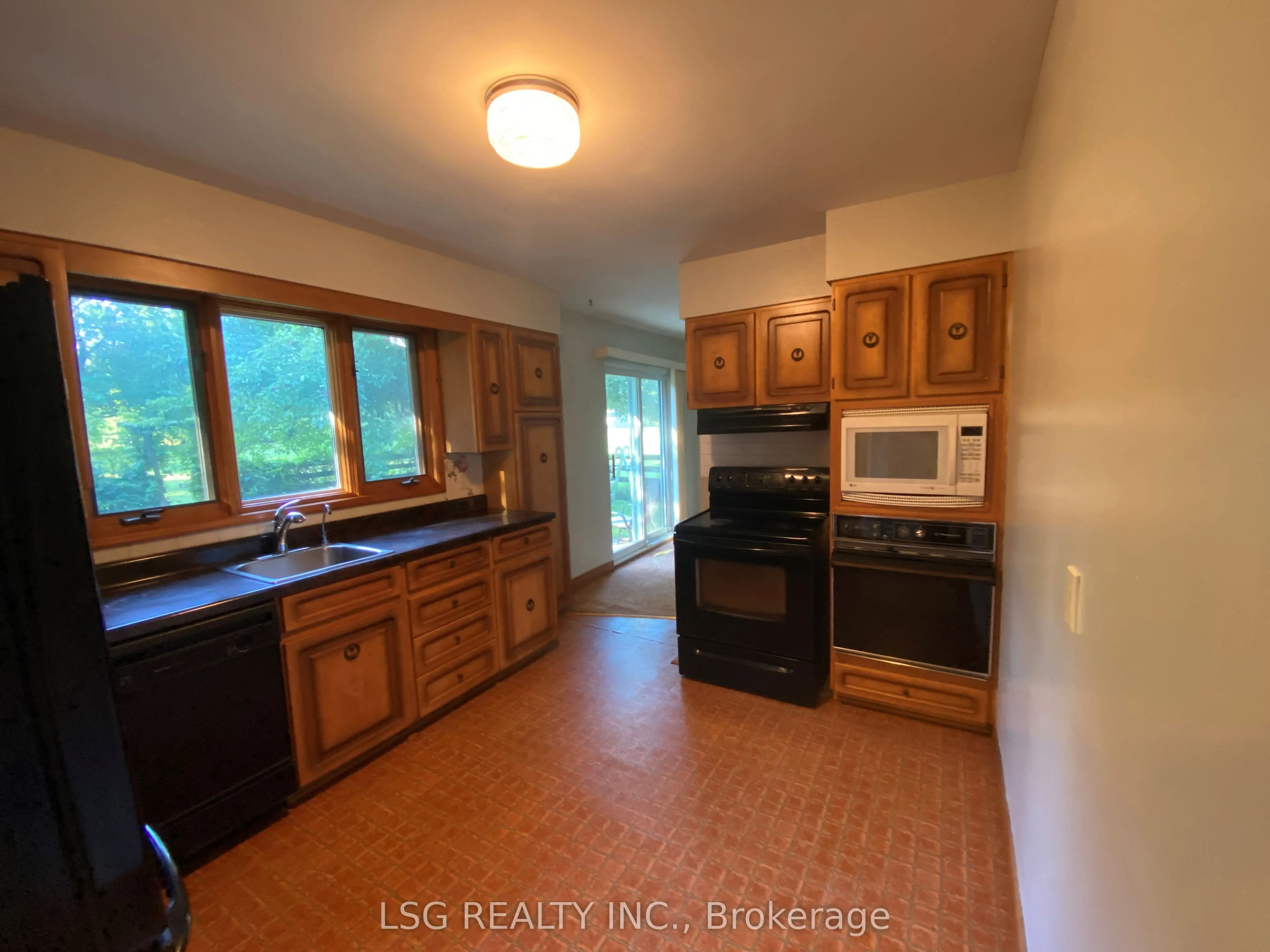 25 Sharon Boulevard
