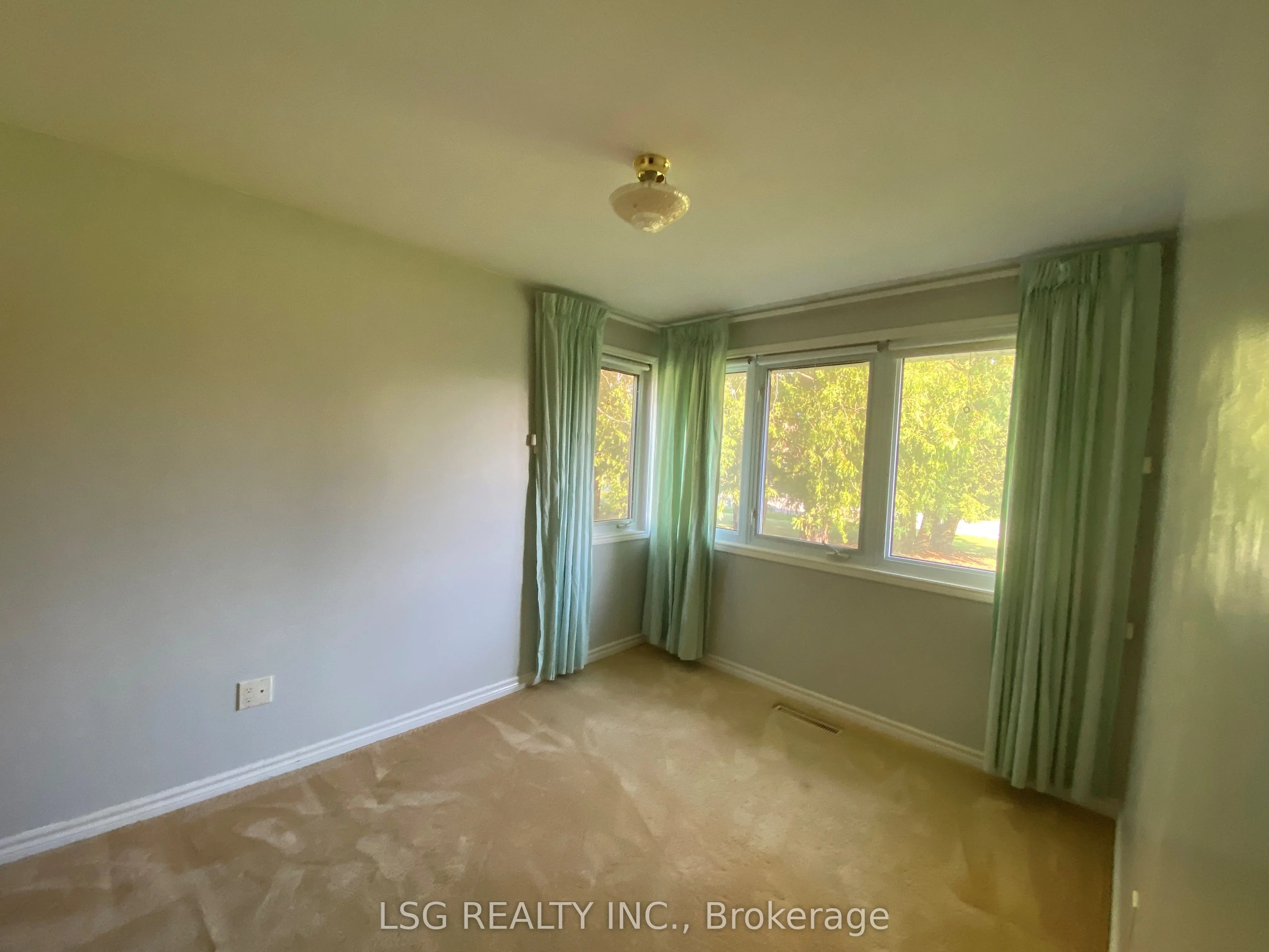 25 Sharon Boulevard
