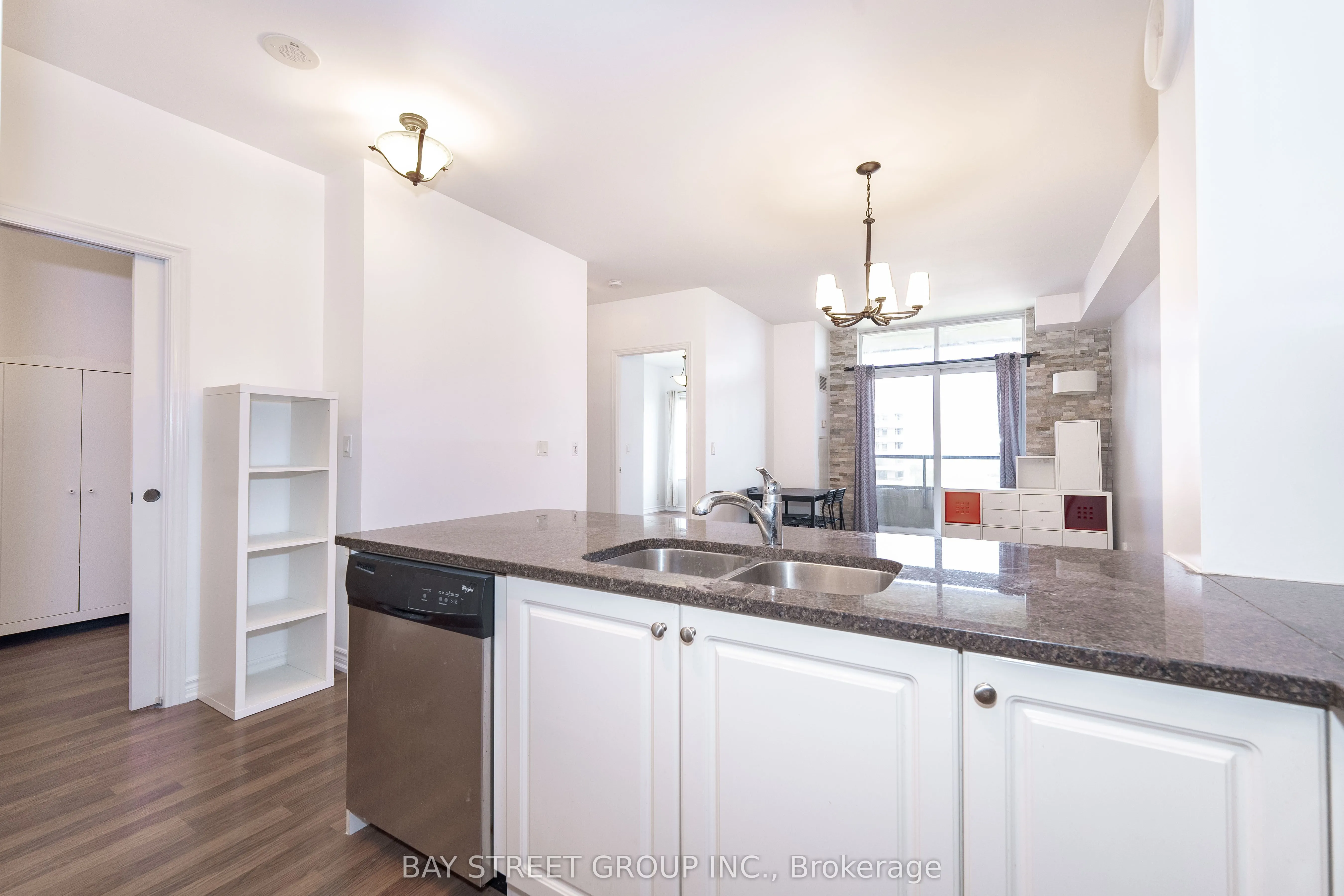9225 Jane Street, #1406