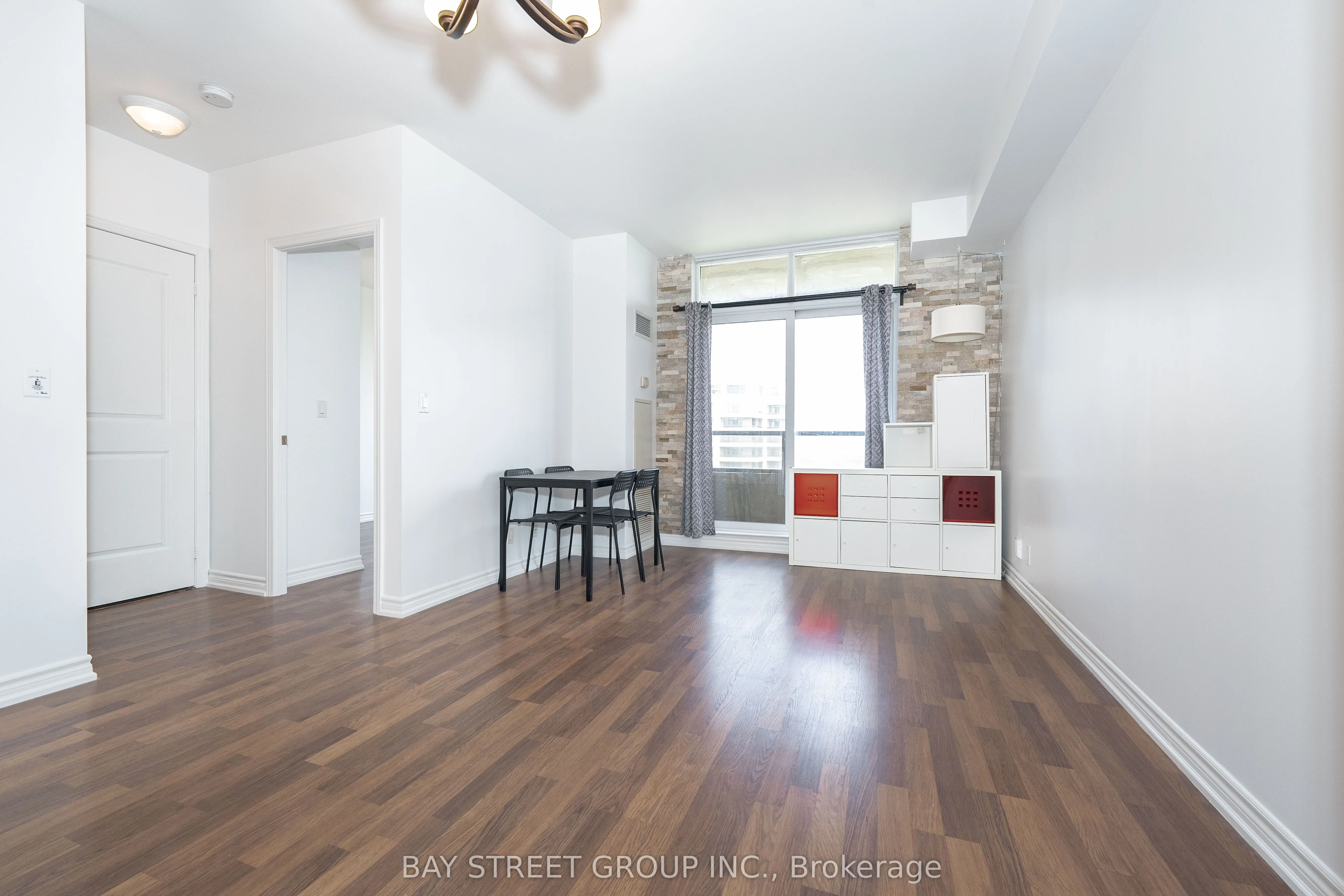 9225 Jane Street, #1406