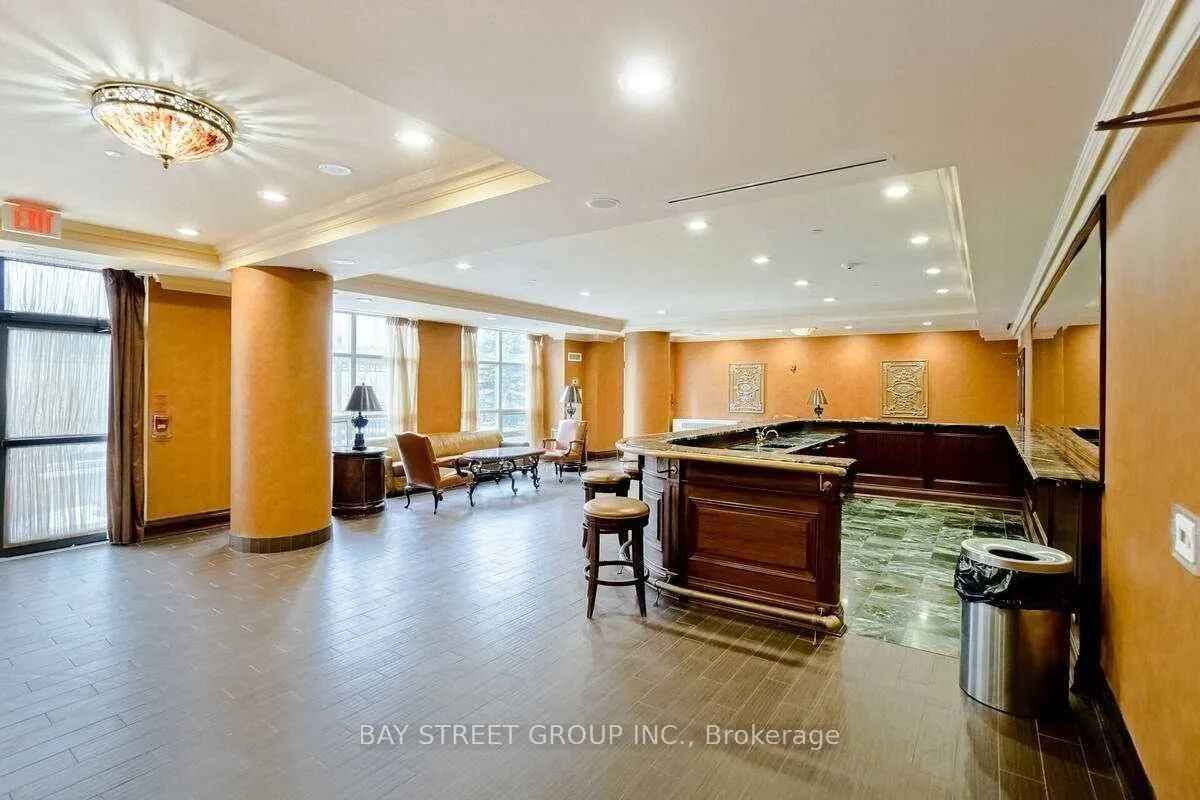 9225 Jane Street, #1406