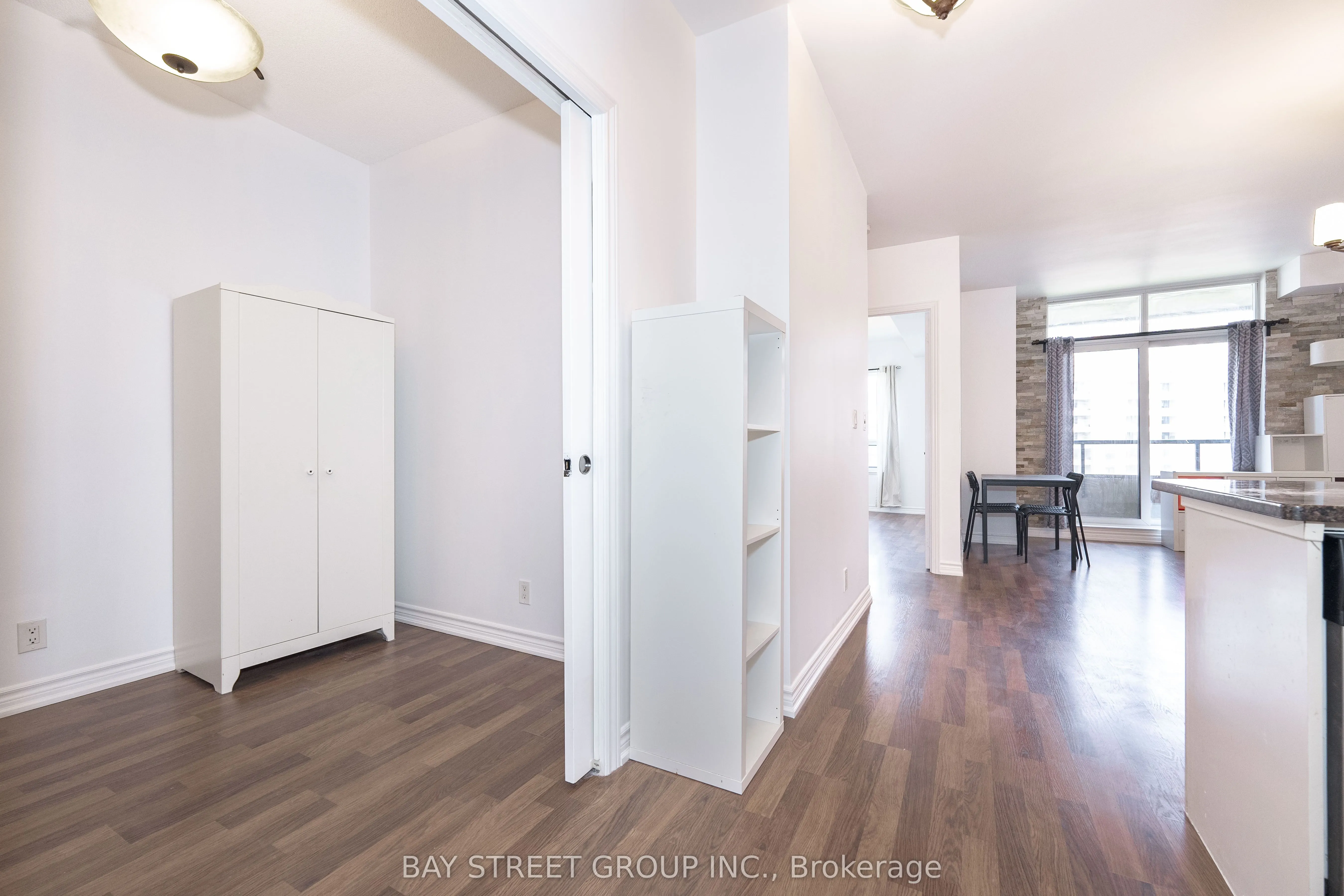 9225 Jane Street, #1406