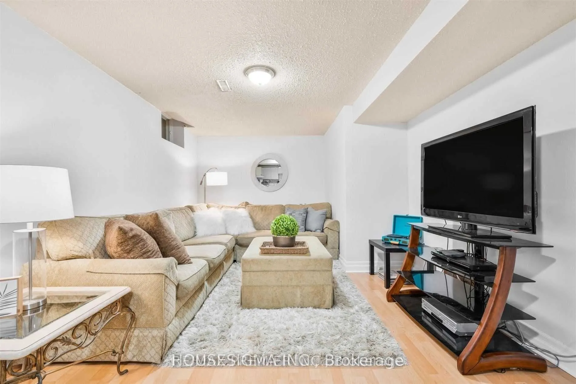 131 Greenpark Boulevard