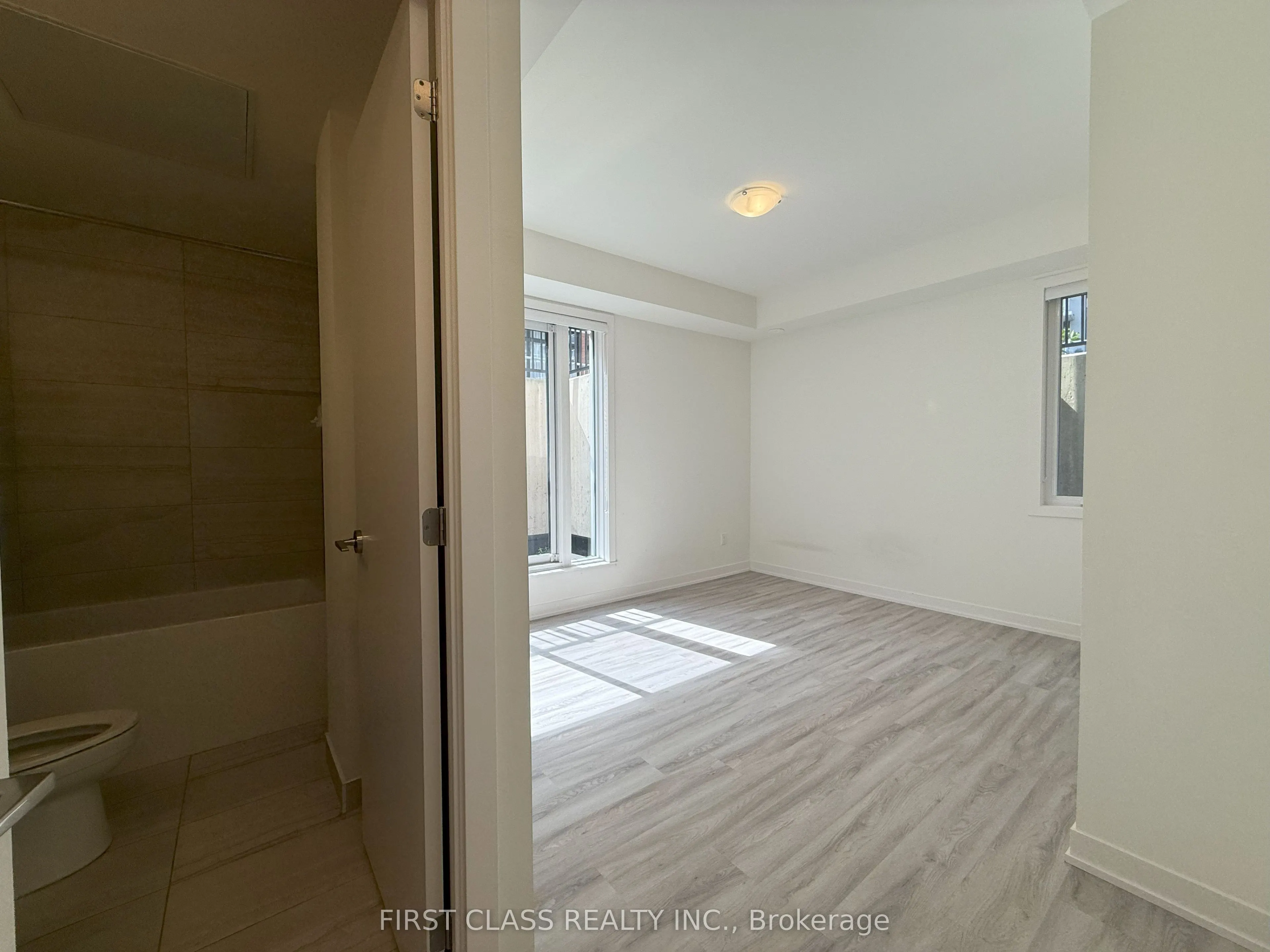 12 David Eyer Road, #1117