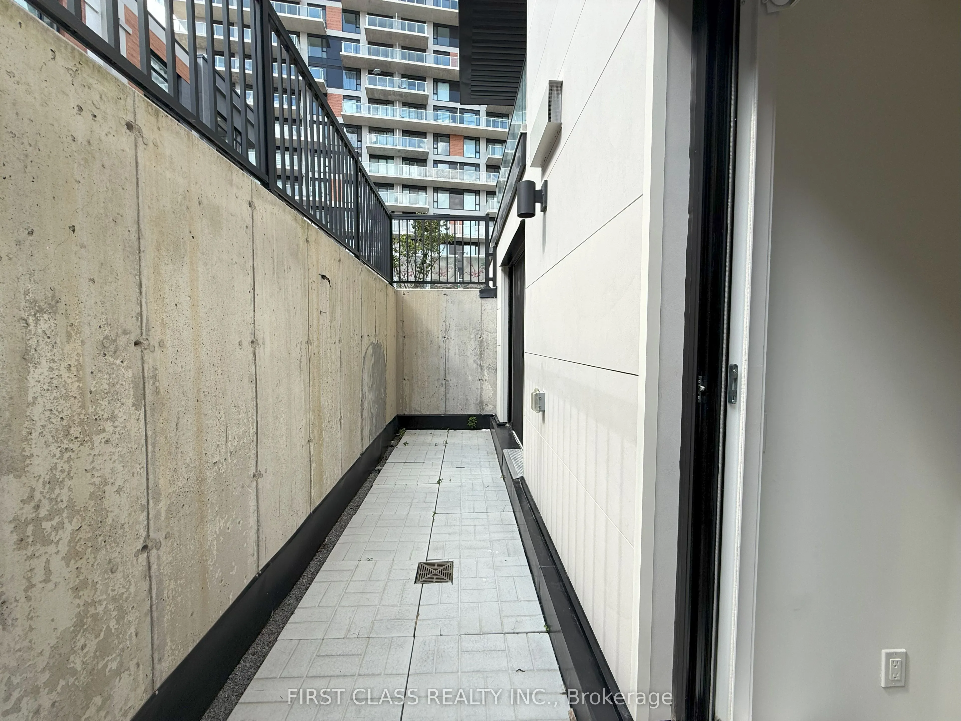 12 David Eyer Road, #1117
