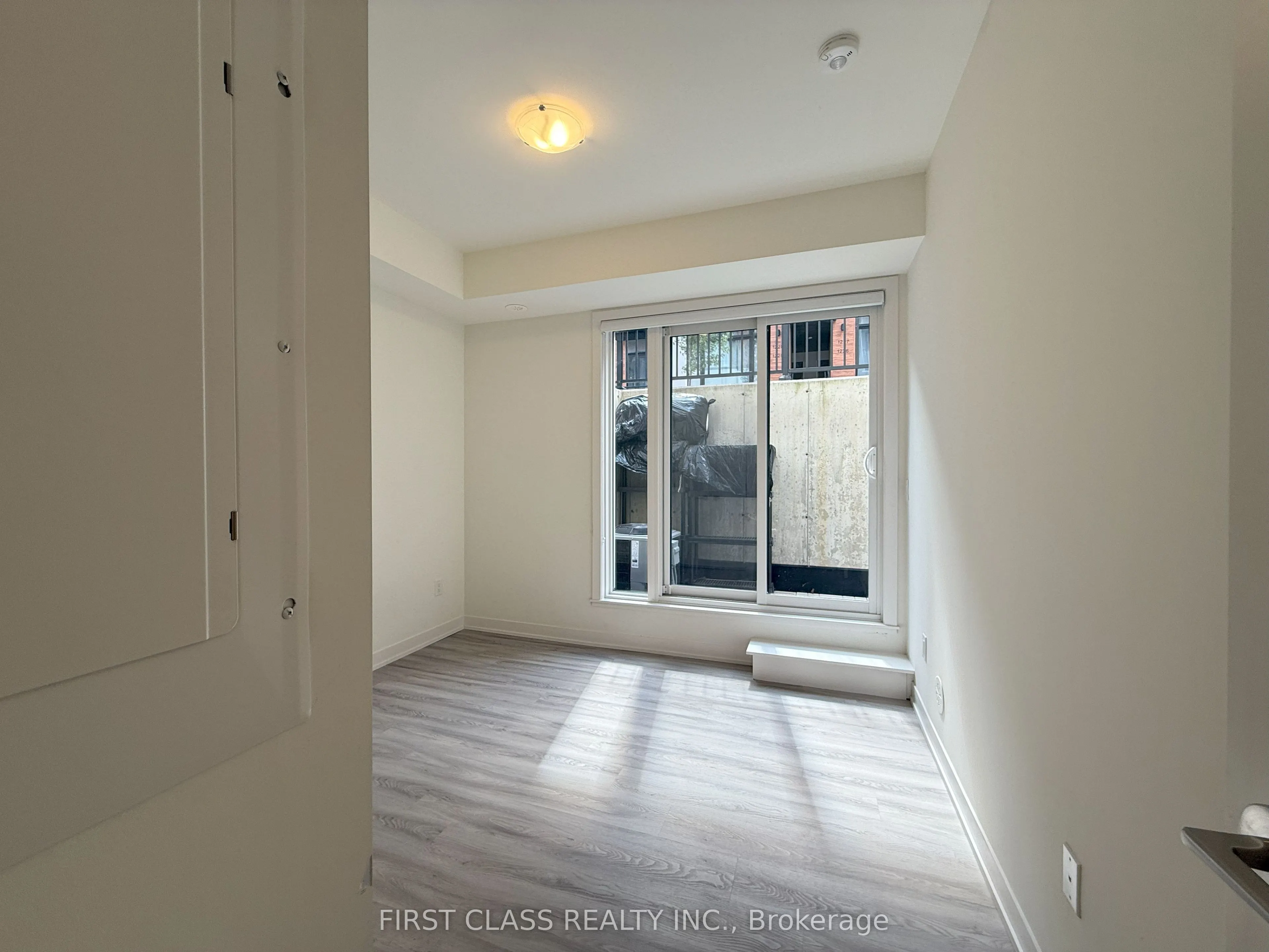 12 David Eyer Road, #1117