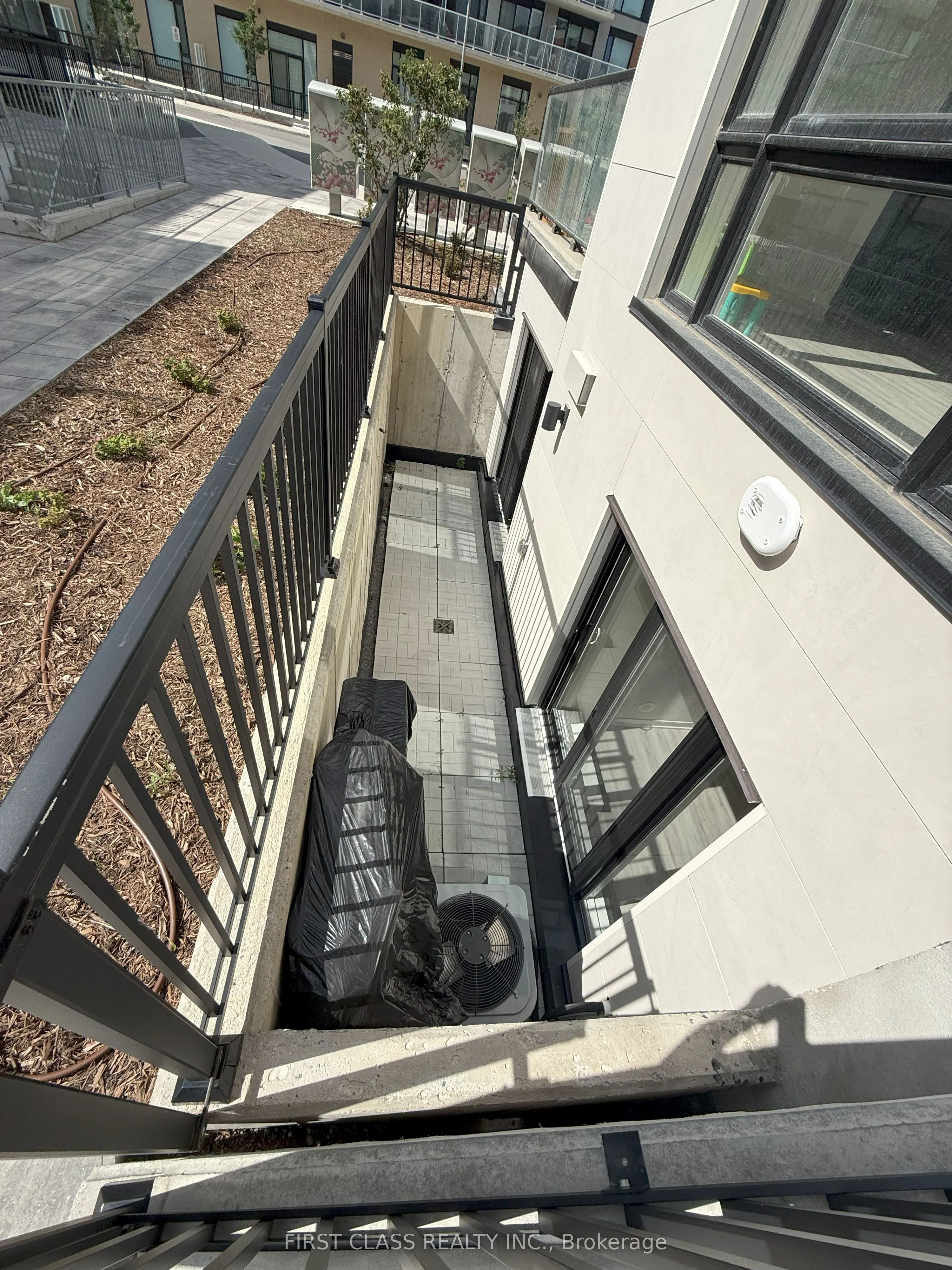 12 David Eyer Road, #1117