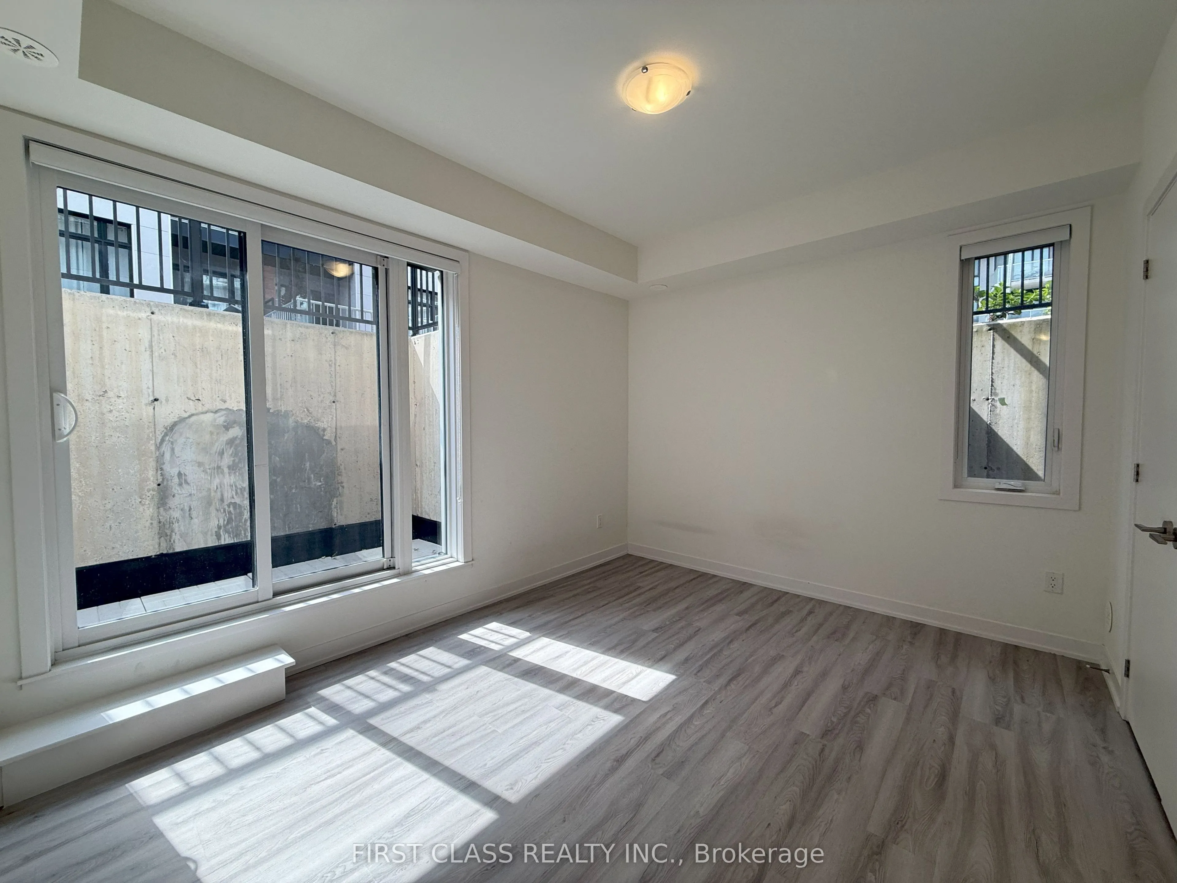 12 David Eyer Road, #1117