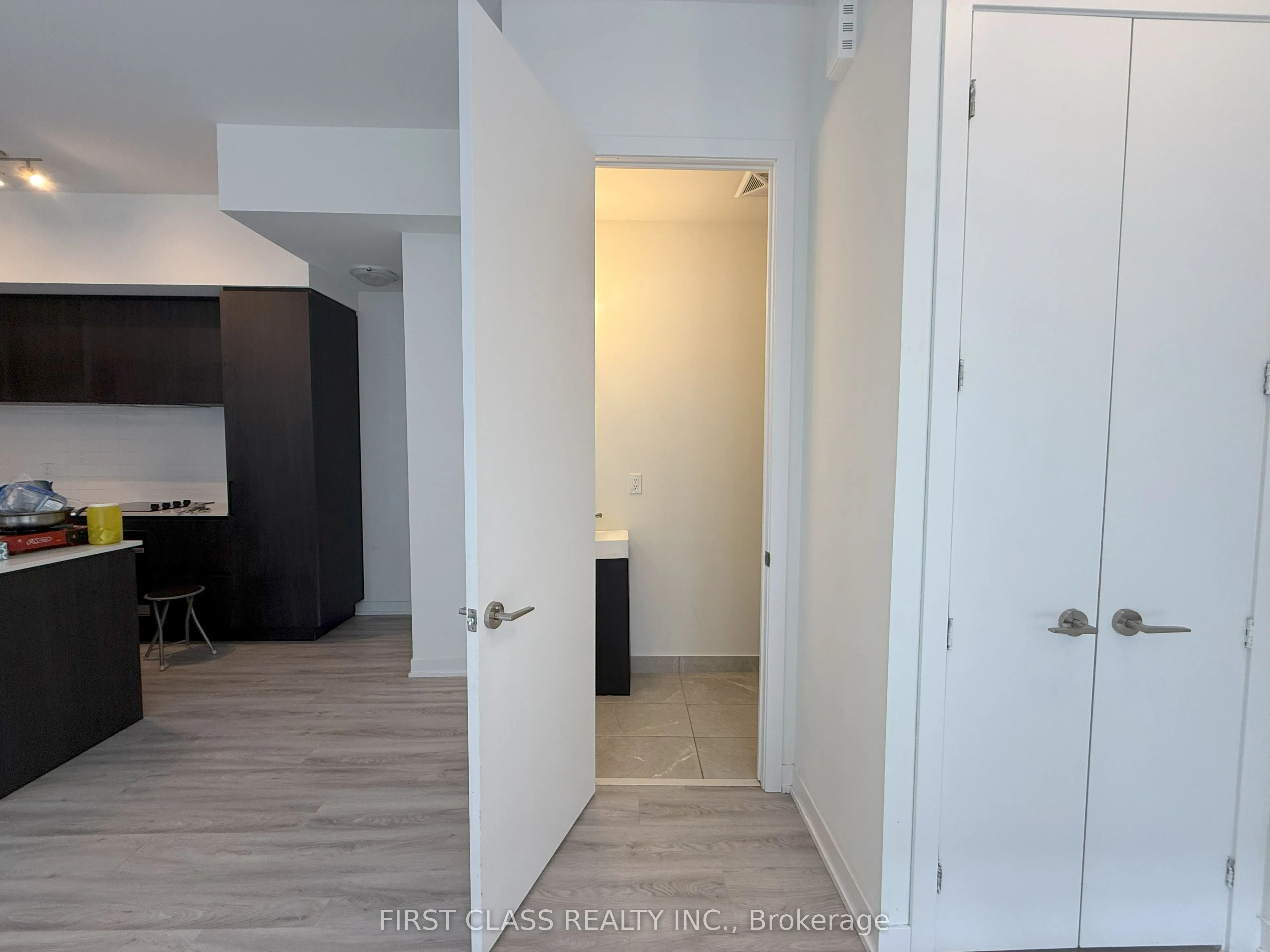 12 David Eyer Road, #1117