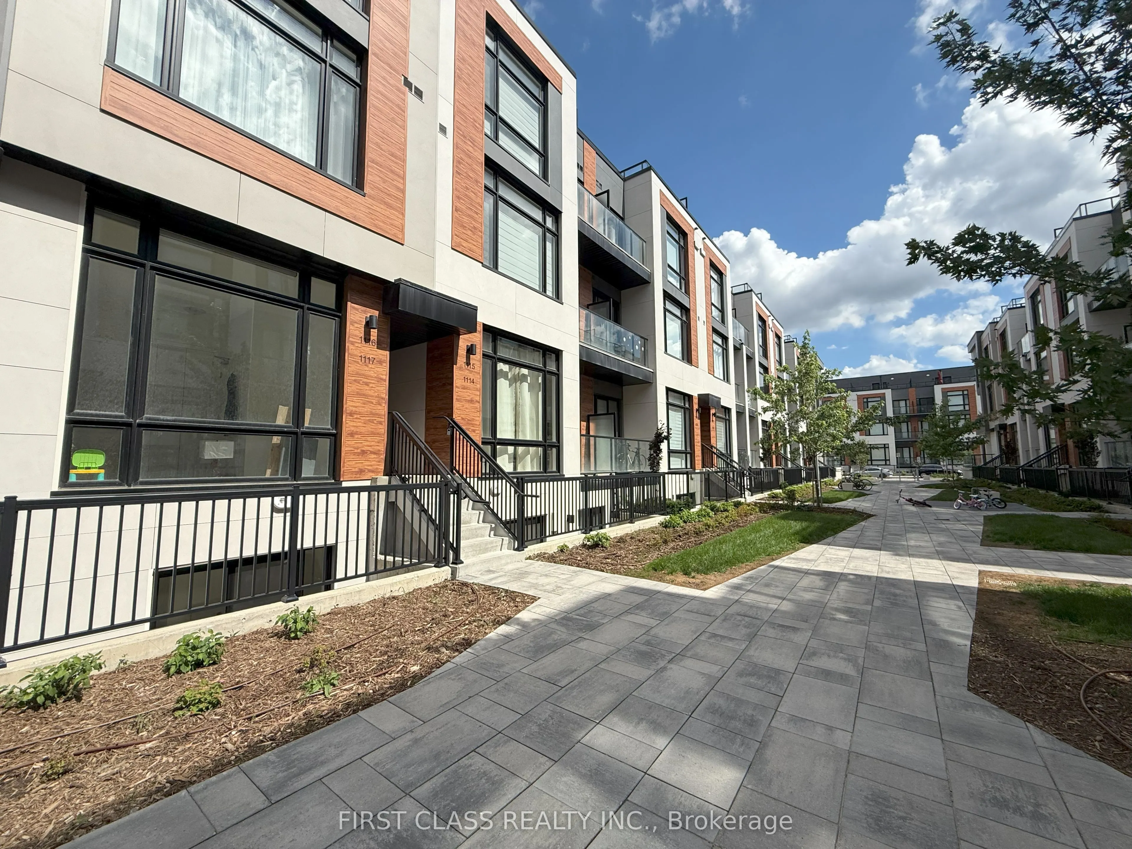 12 David Eyer Road, #1117