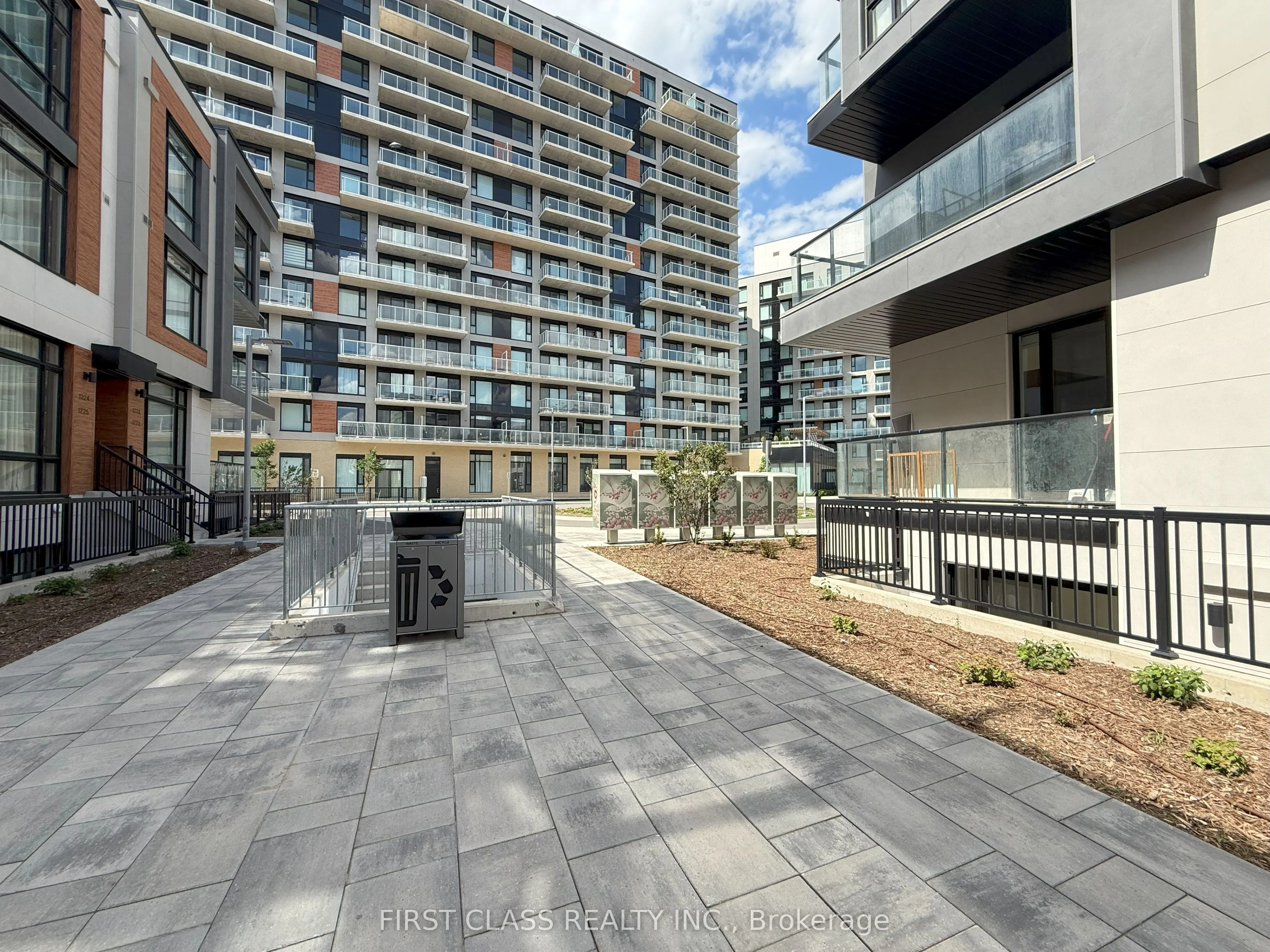 12 David Eyer Road, #1117