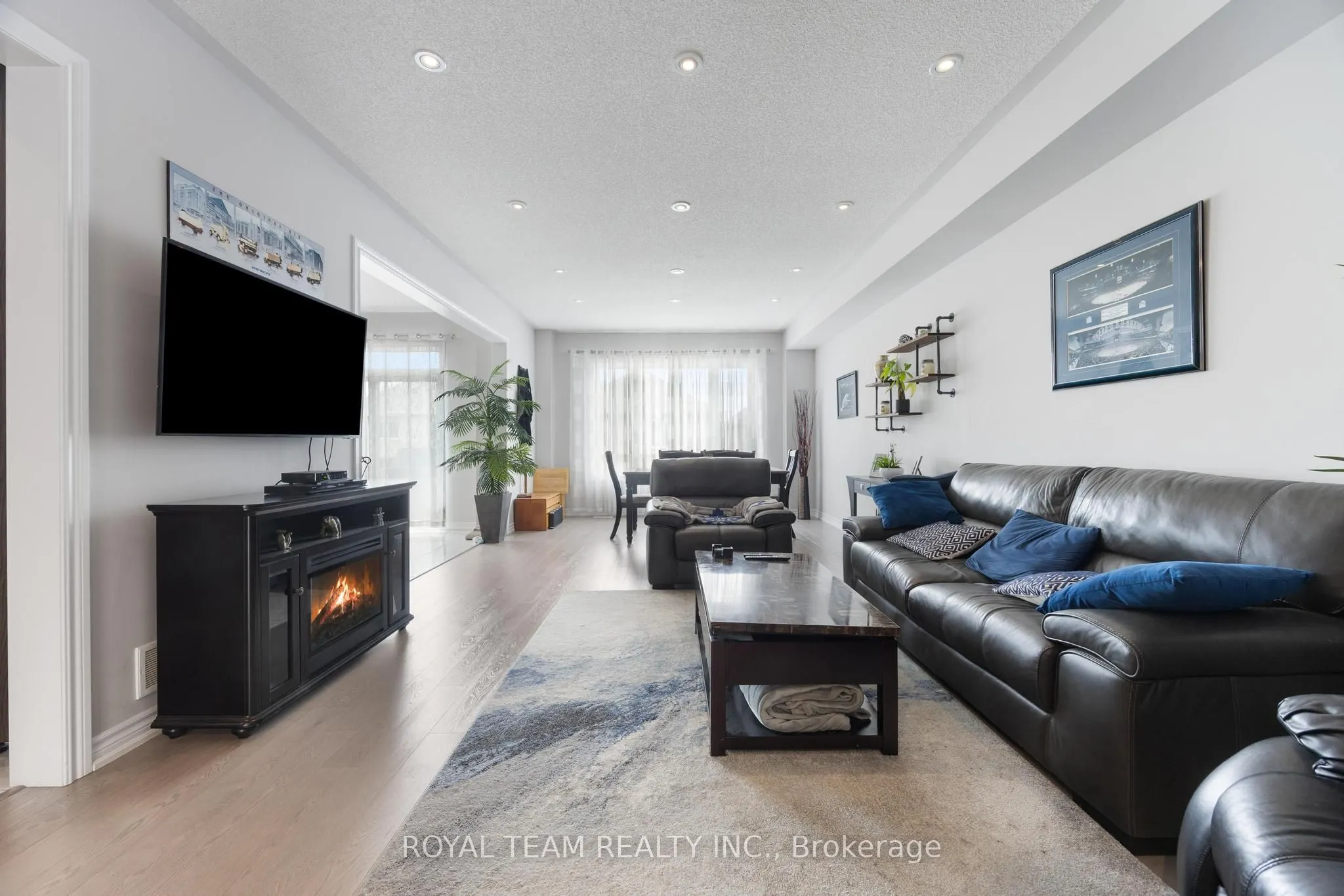 218 Richardson Crescent