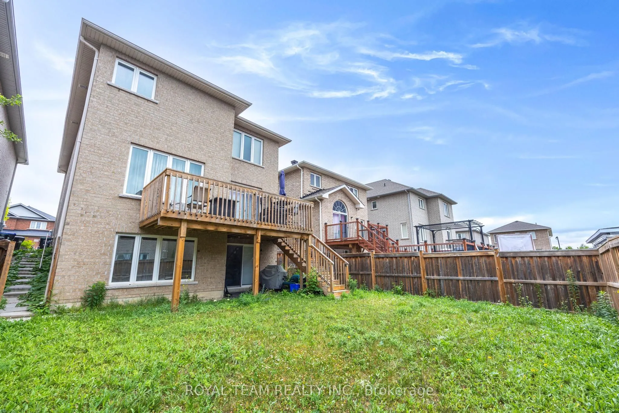 218 Richardson Crescent