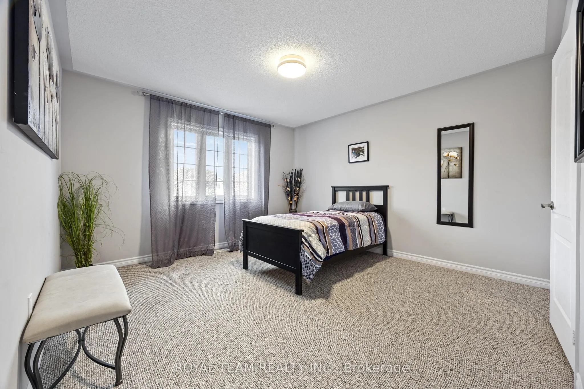 218 Richardson Crescent