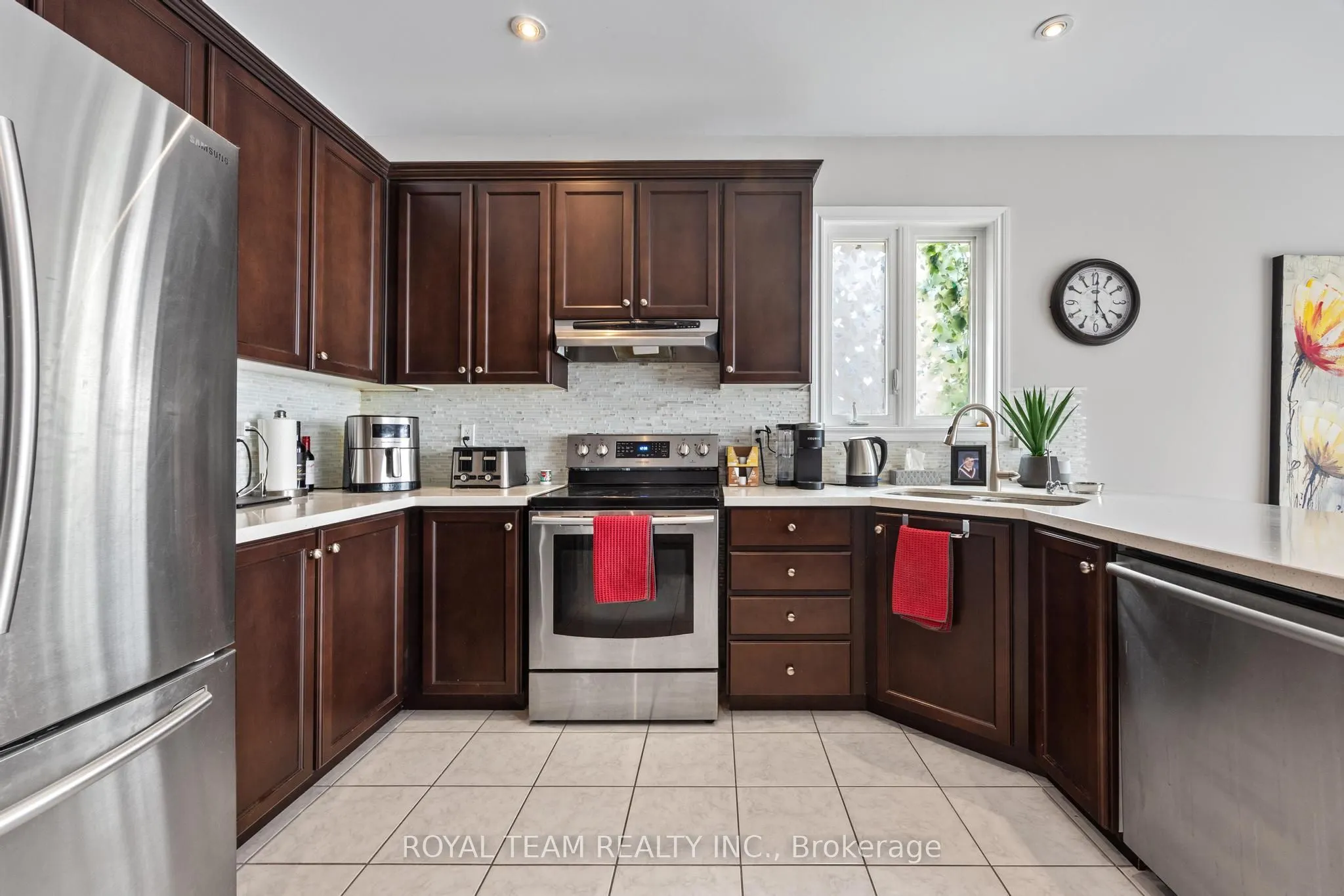 218 Richardson Crescent