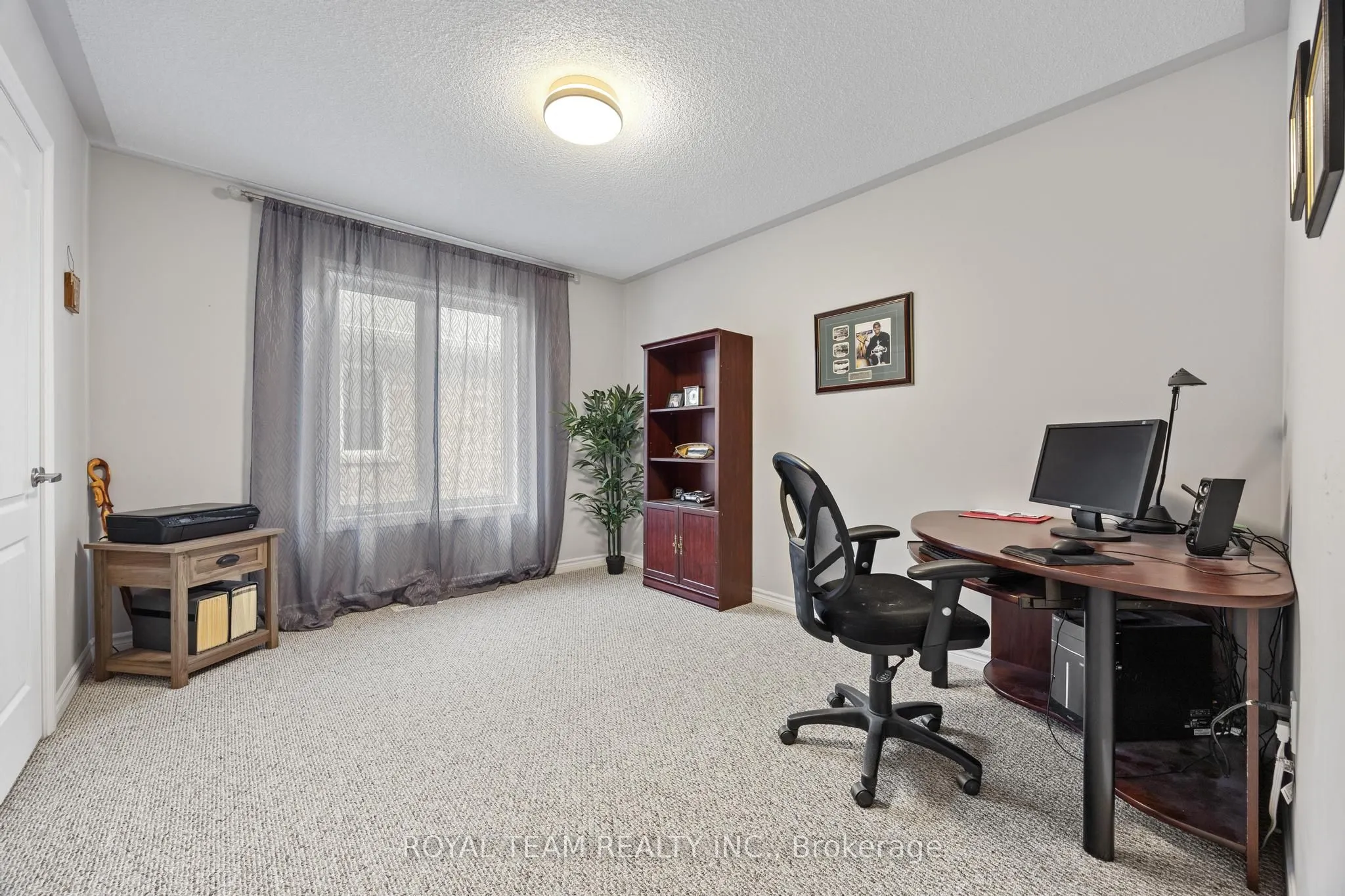 218 Richardson Crescent