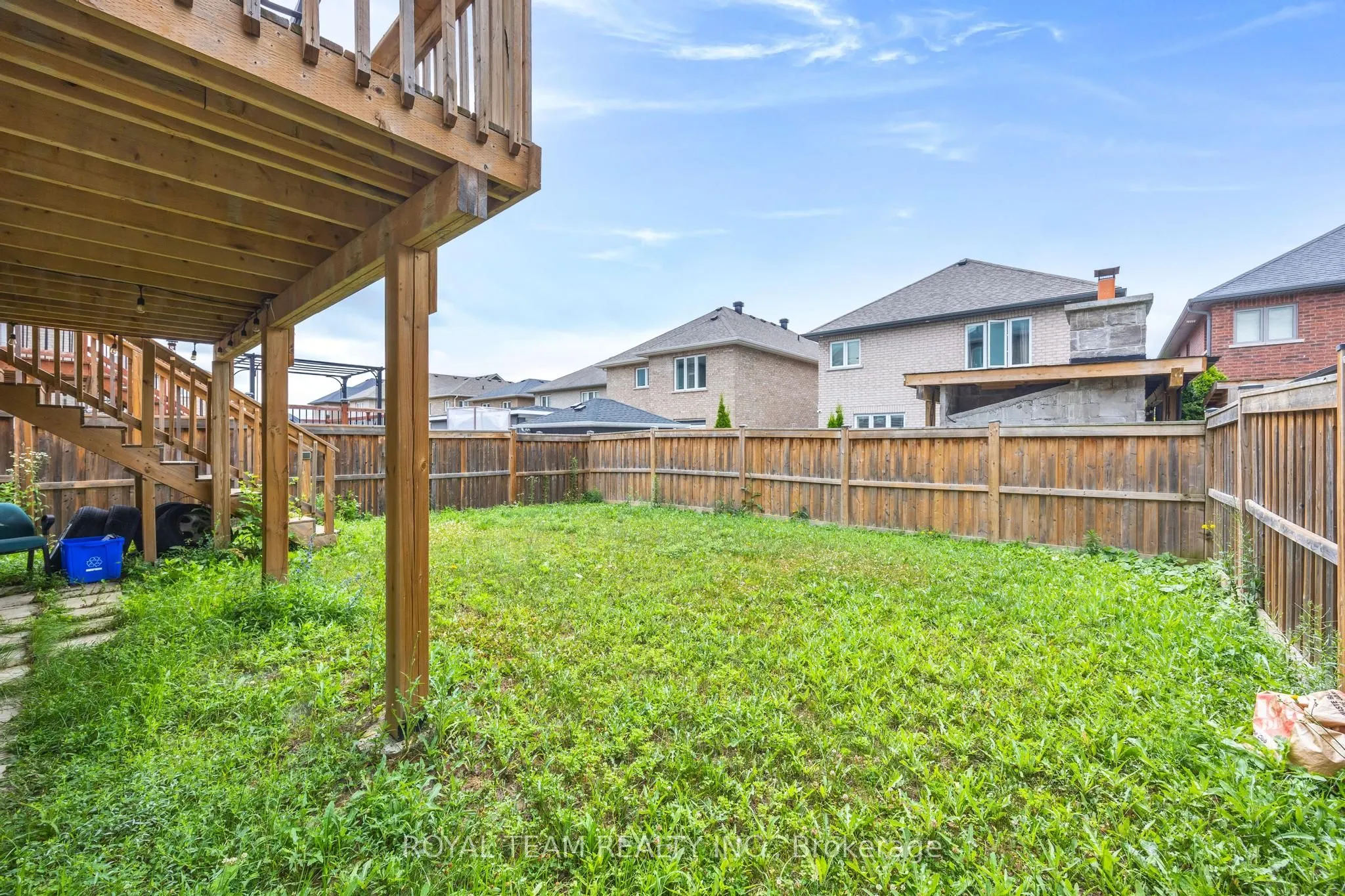 218 Richardson Crescent