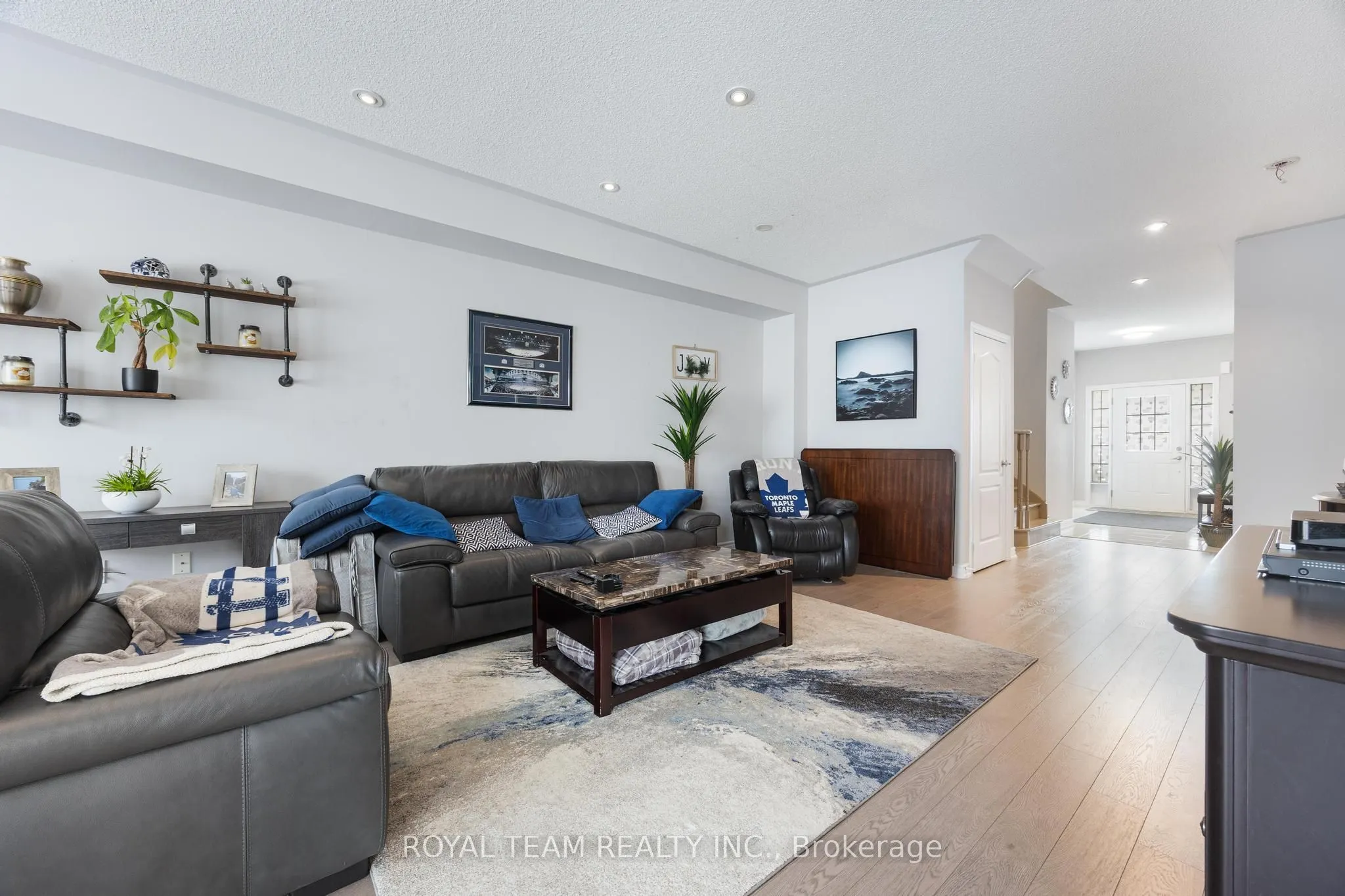 218 Richardson Crescent