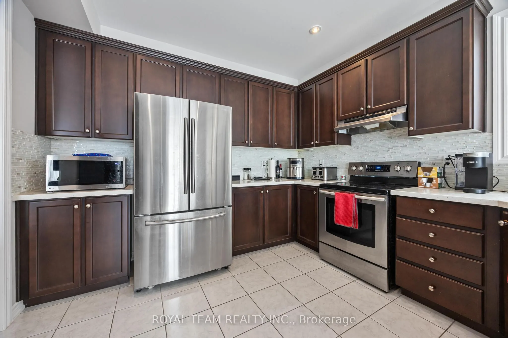 218 Richardson Crescent
