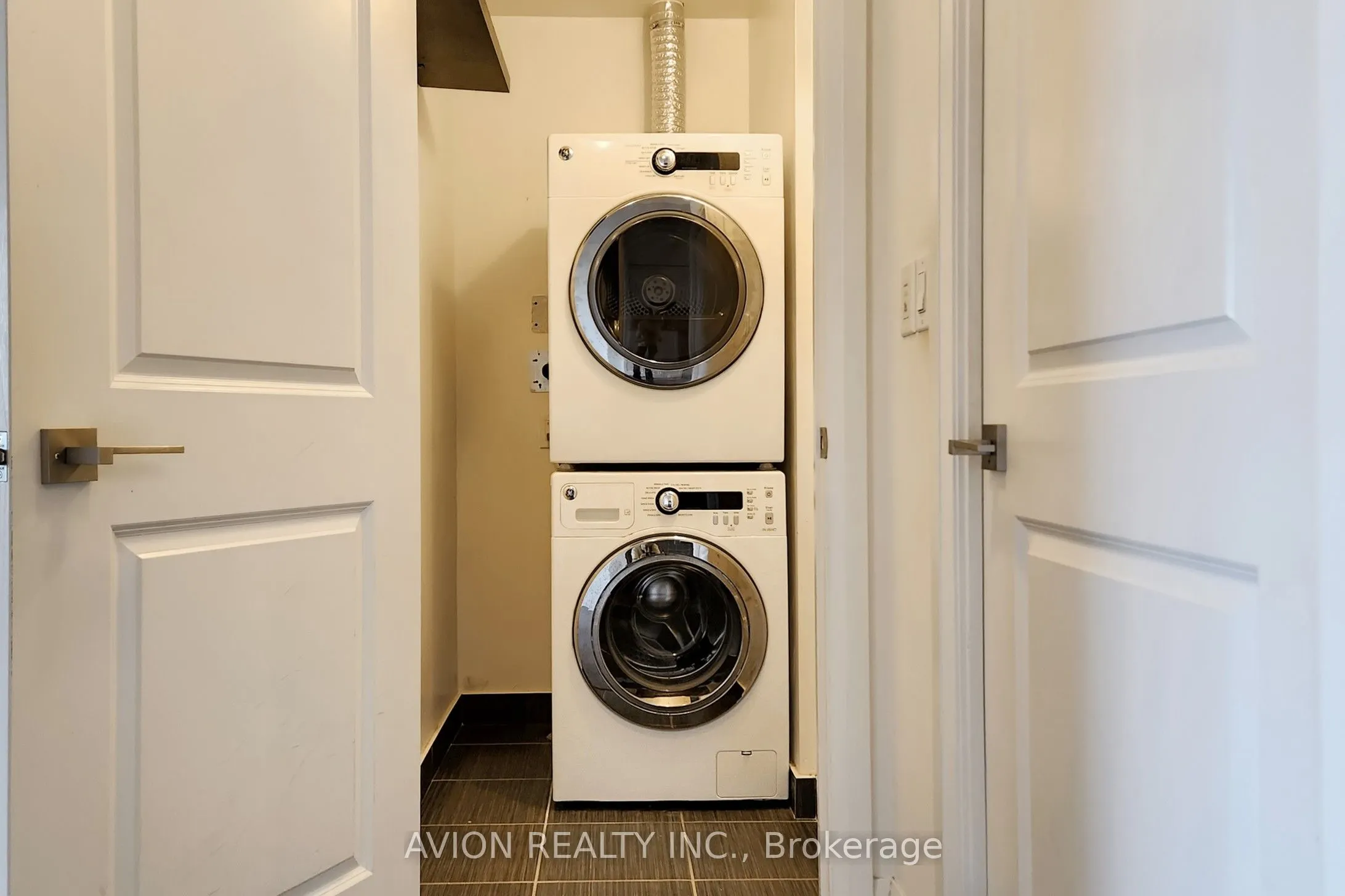 7171 Yonge Street, #2409