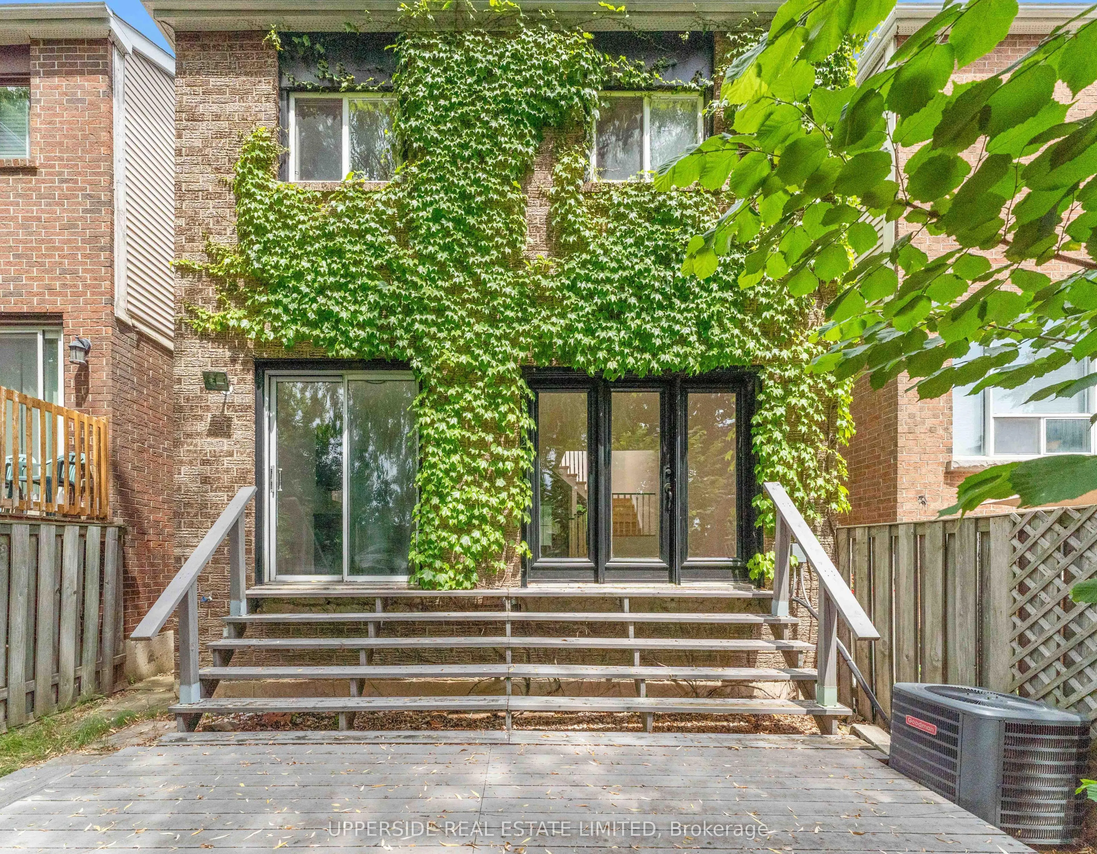 55 Thornbury Circle