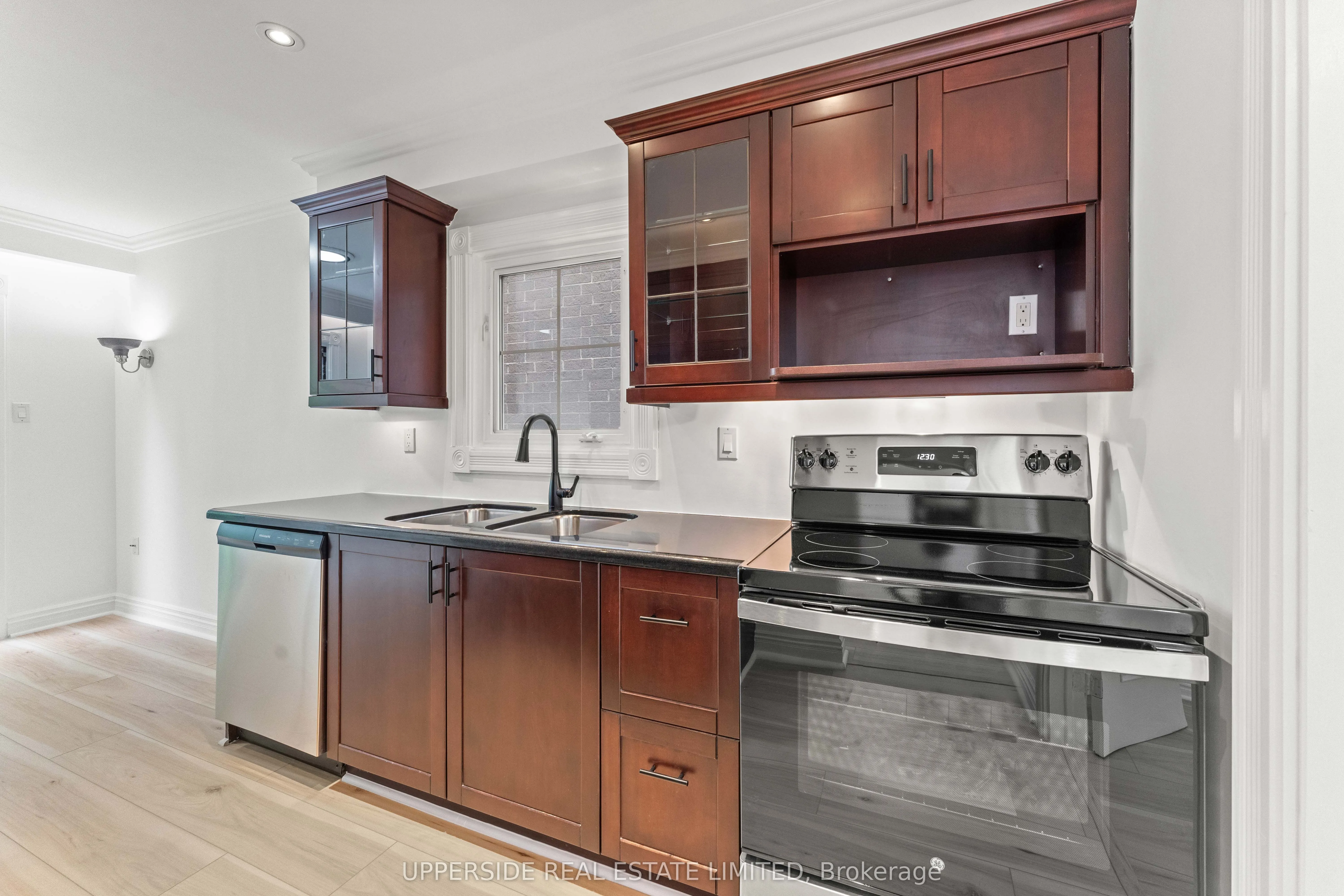 55 Thornbury Circle