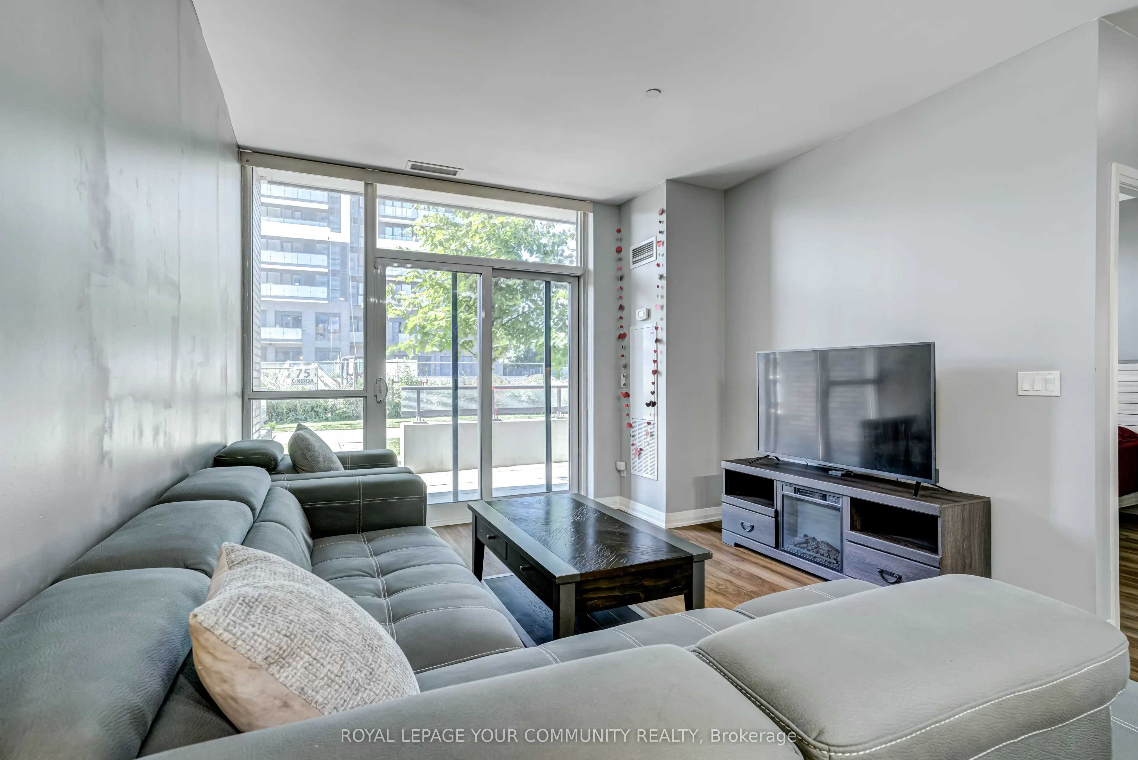 65 Oneida Crescent, #109