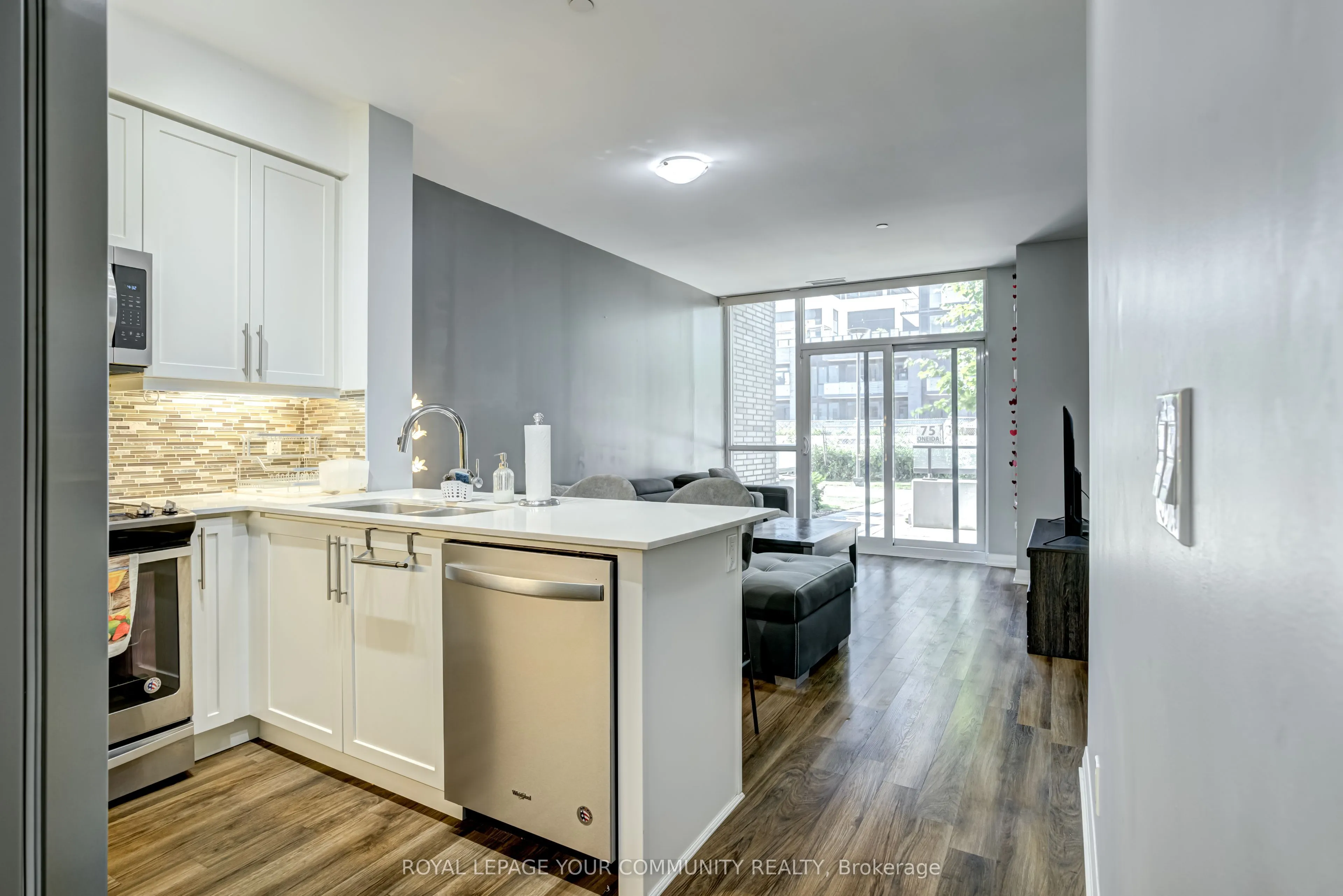 65 Oneida Crescent, #109