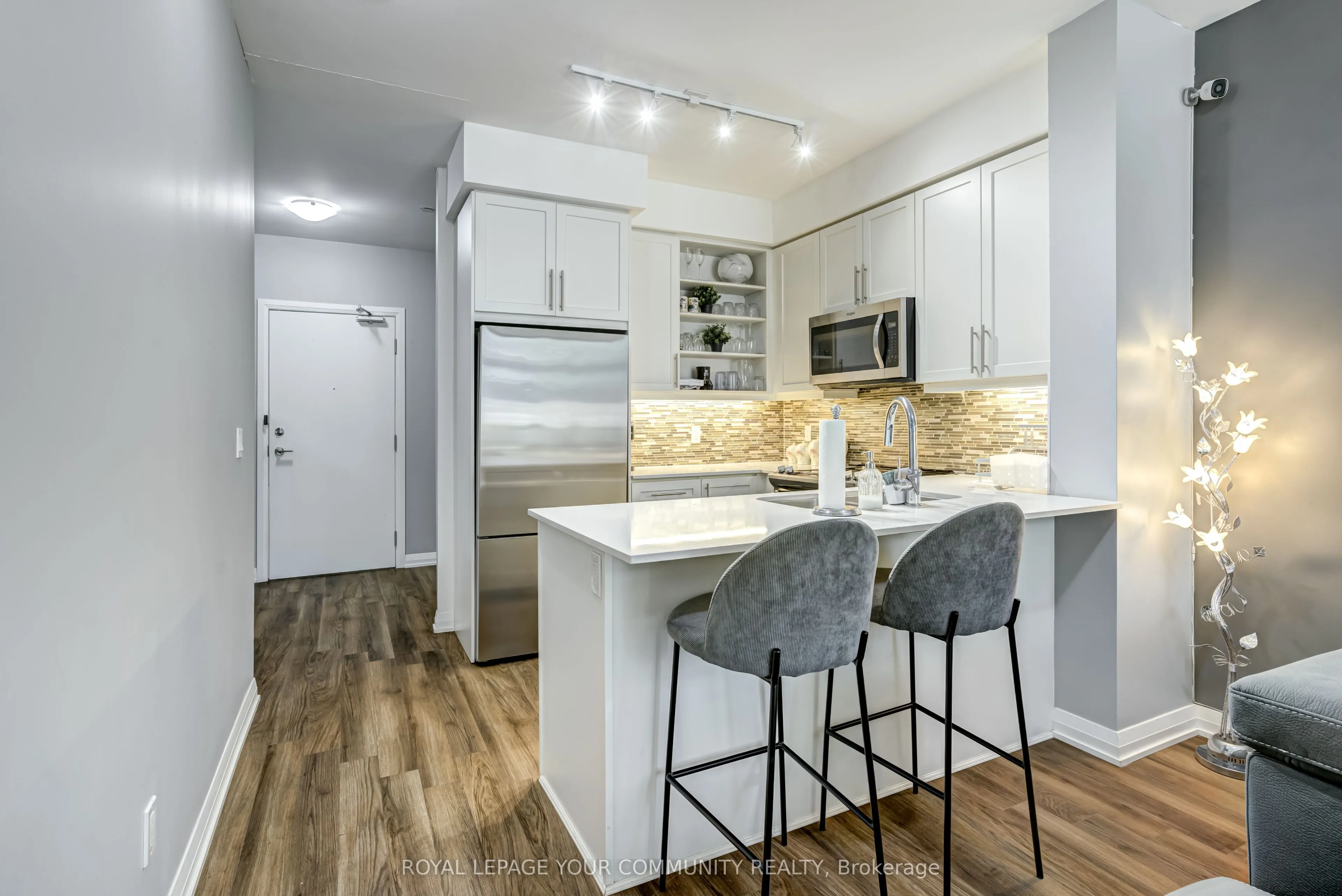 65 Oneida Crescent, #109