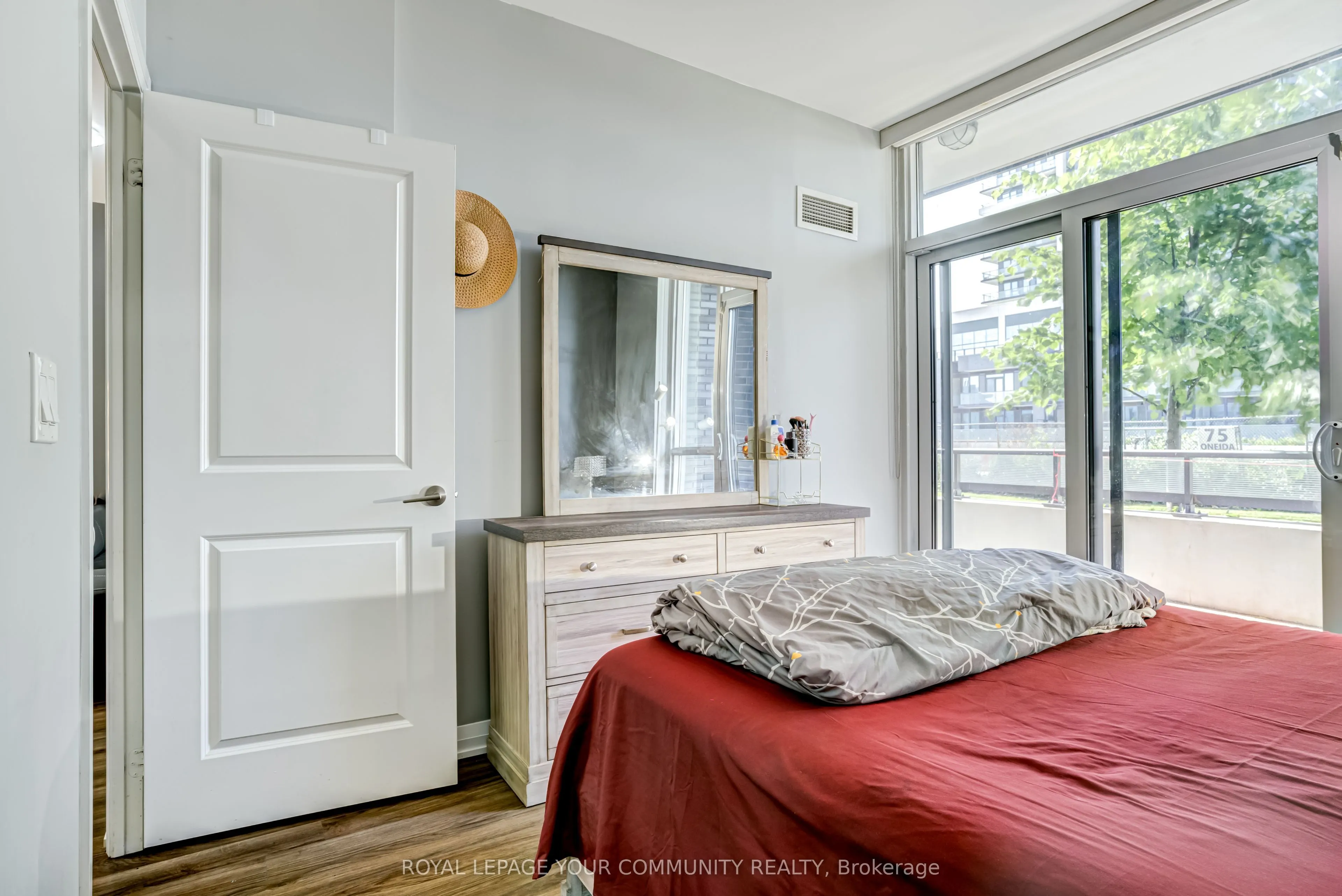 65 Oneida Crescent, #109