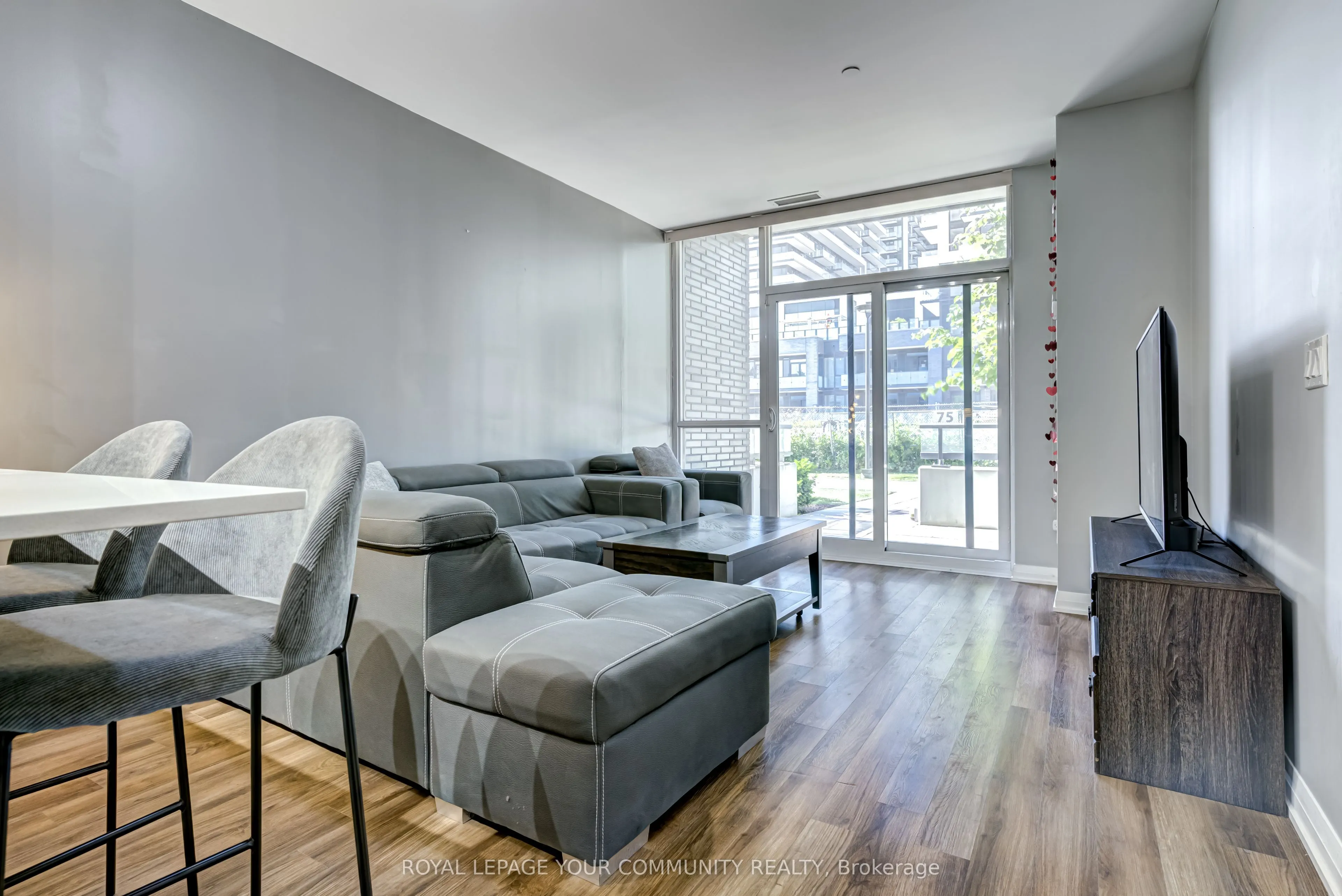 65 Oneida Crescent, #109