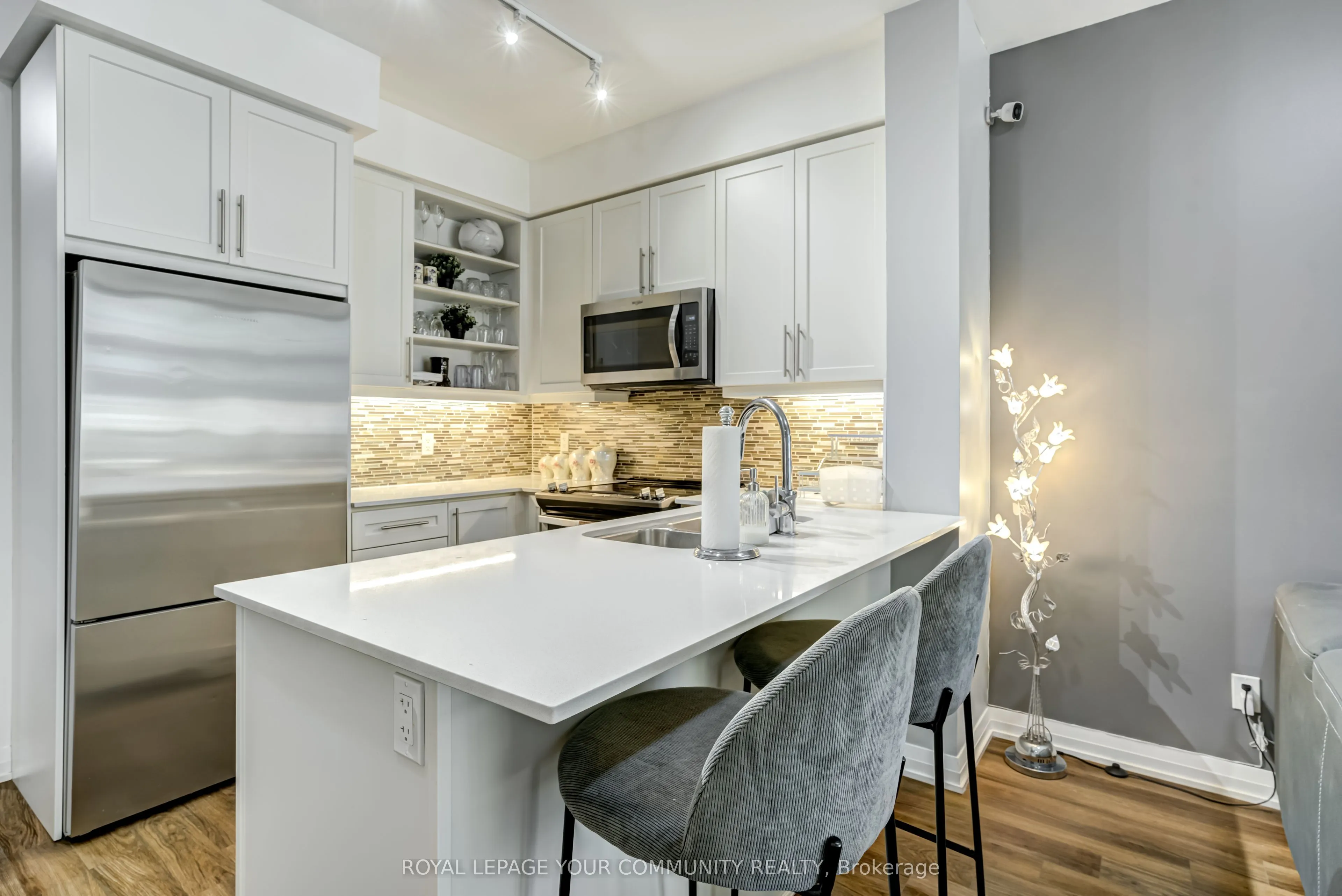 65 Oneida Crescent, #109