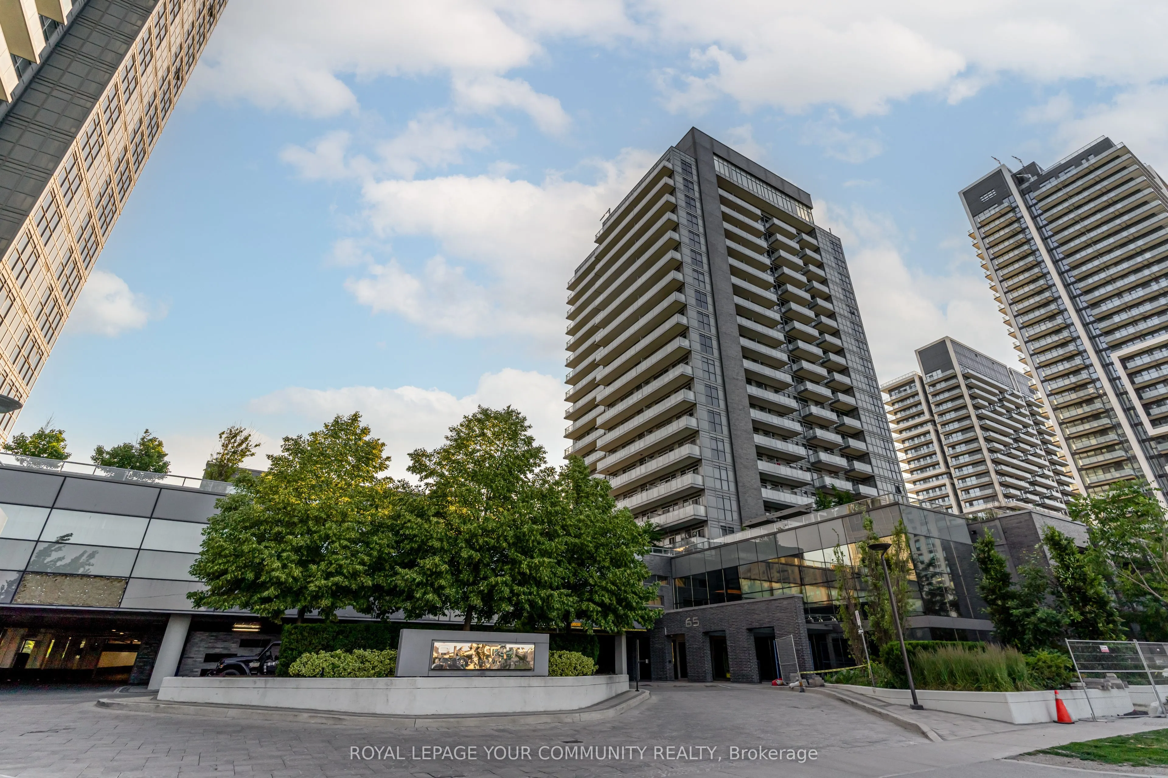 65 Oneida Crescent, #109