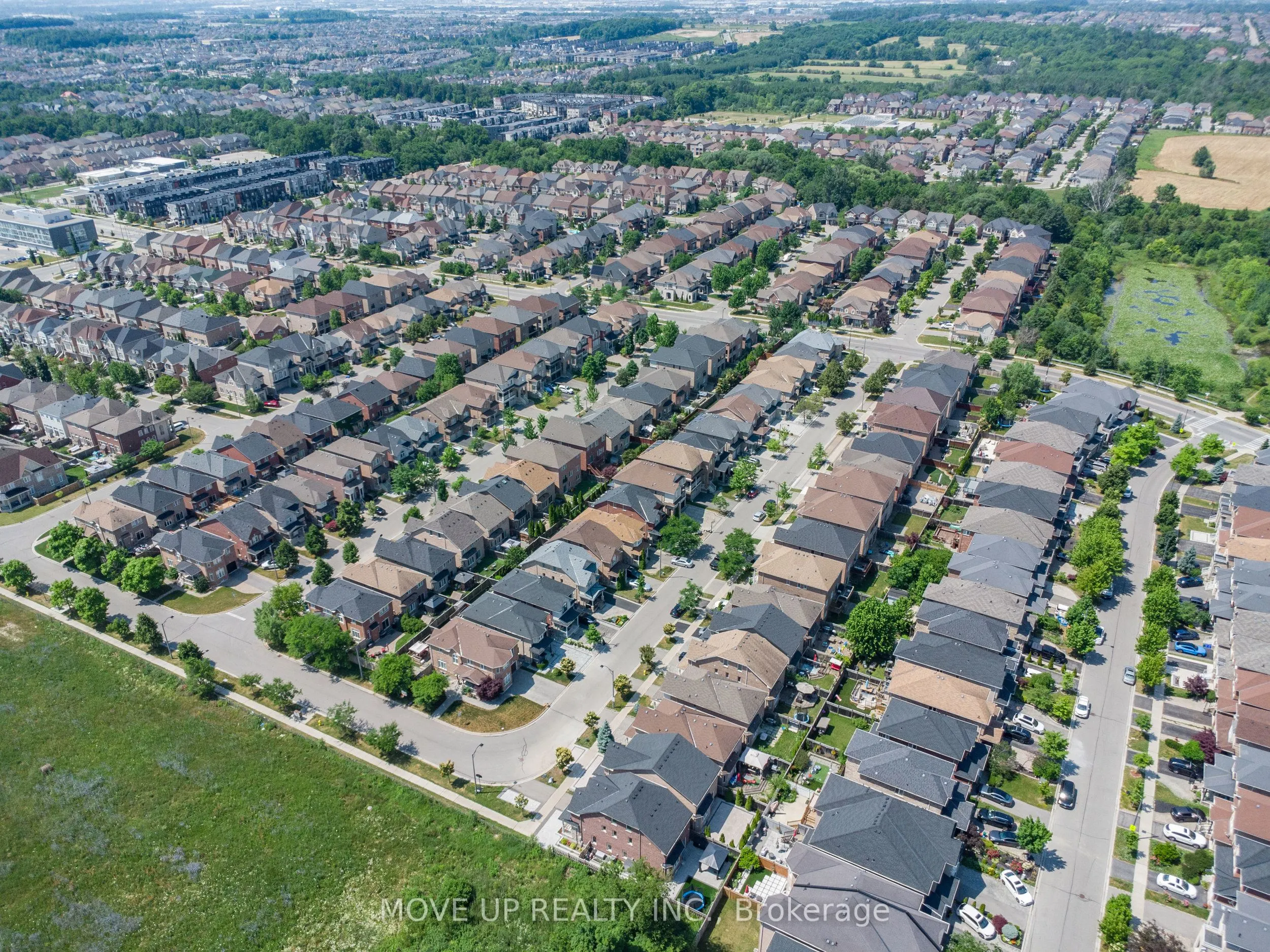 148 Gesher Crescent