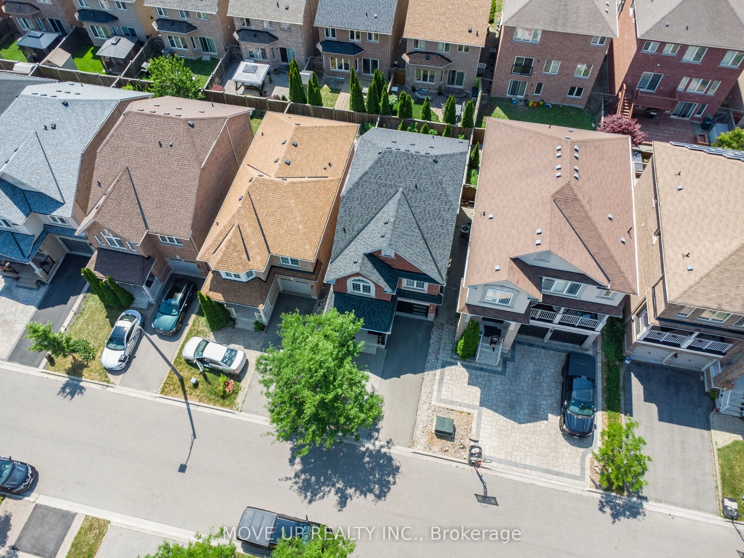 148 Gesher Crescent