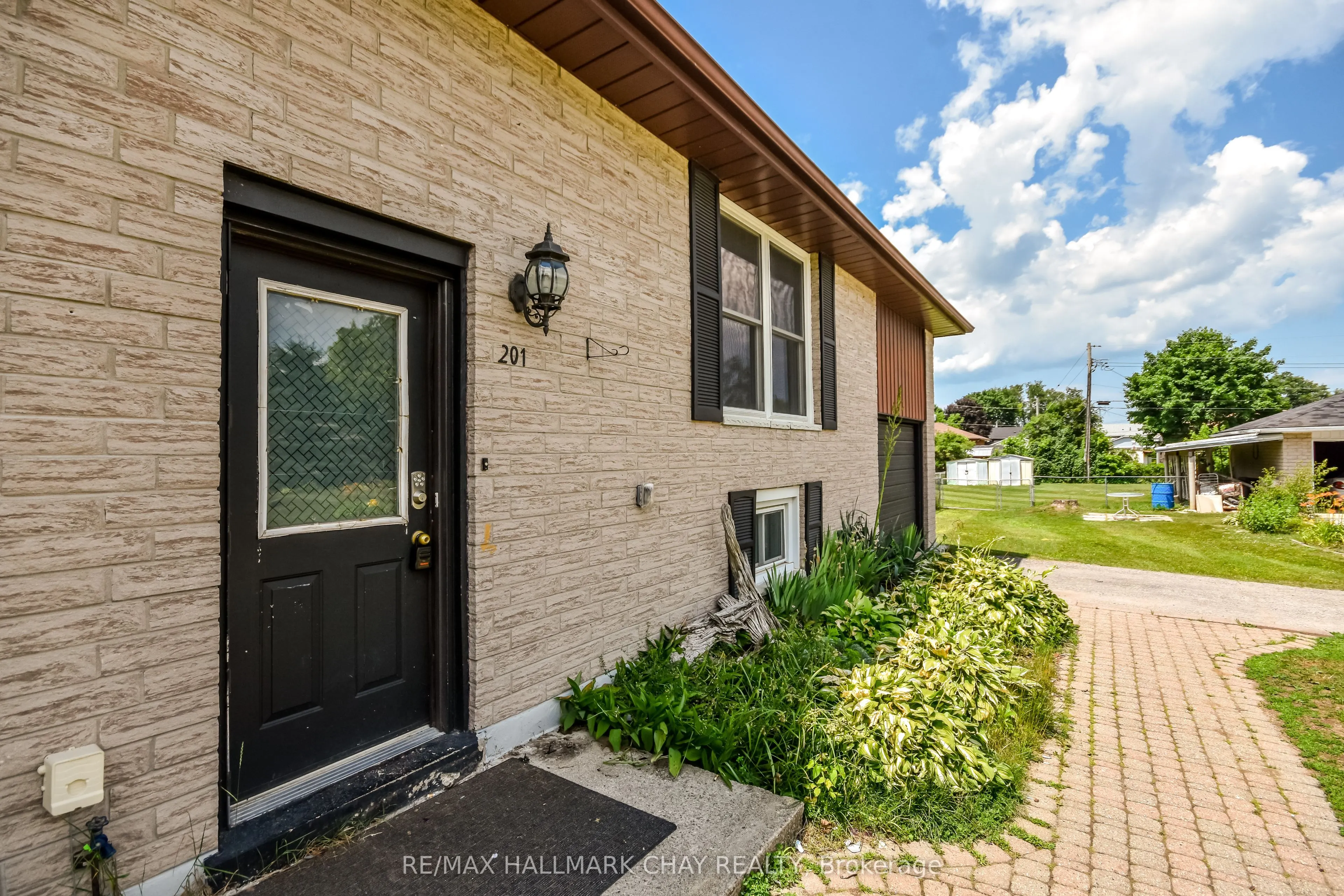 201 Mcgeorge Avenue