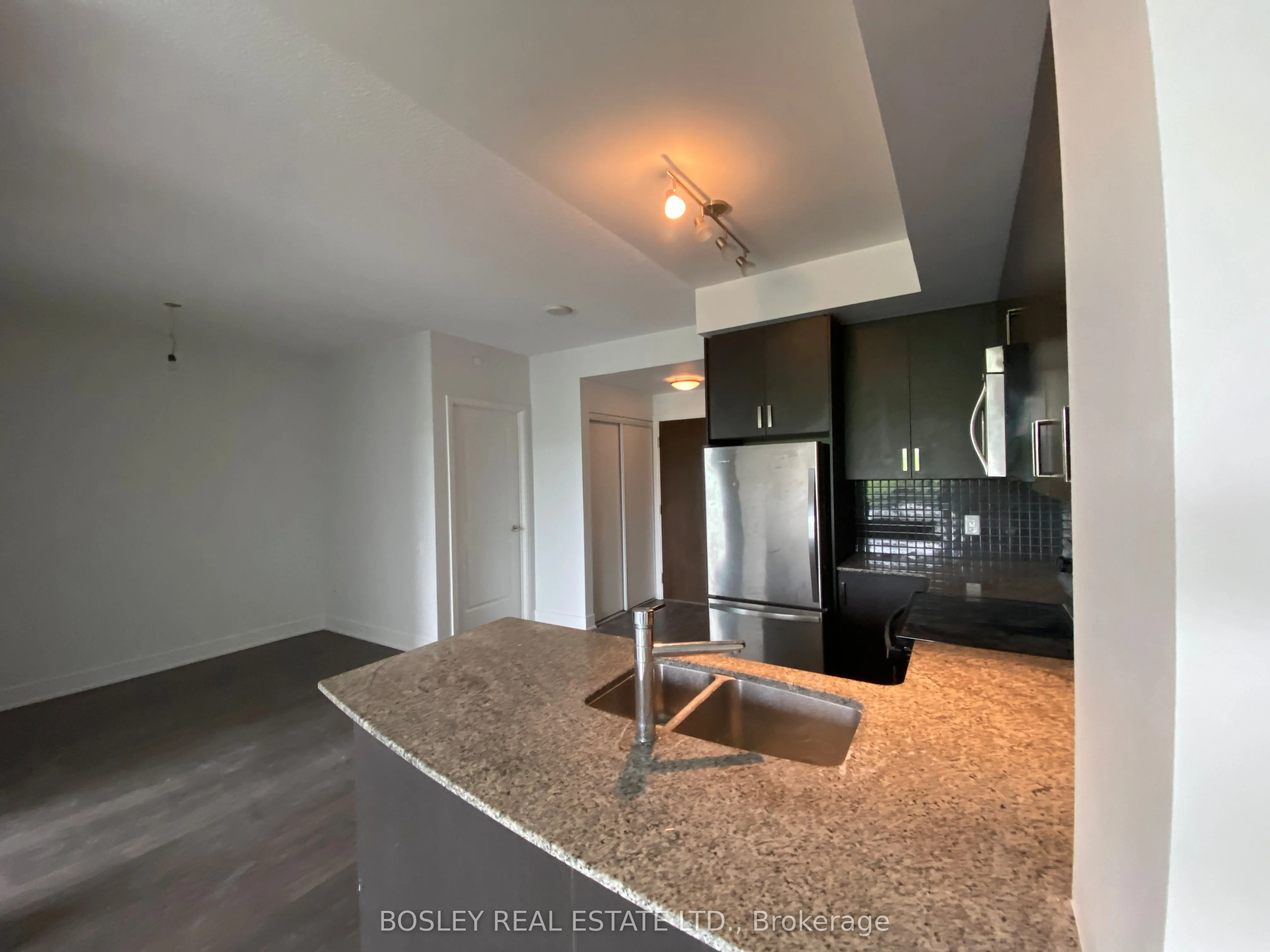 7608 Yonge Street, #408