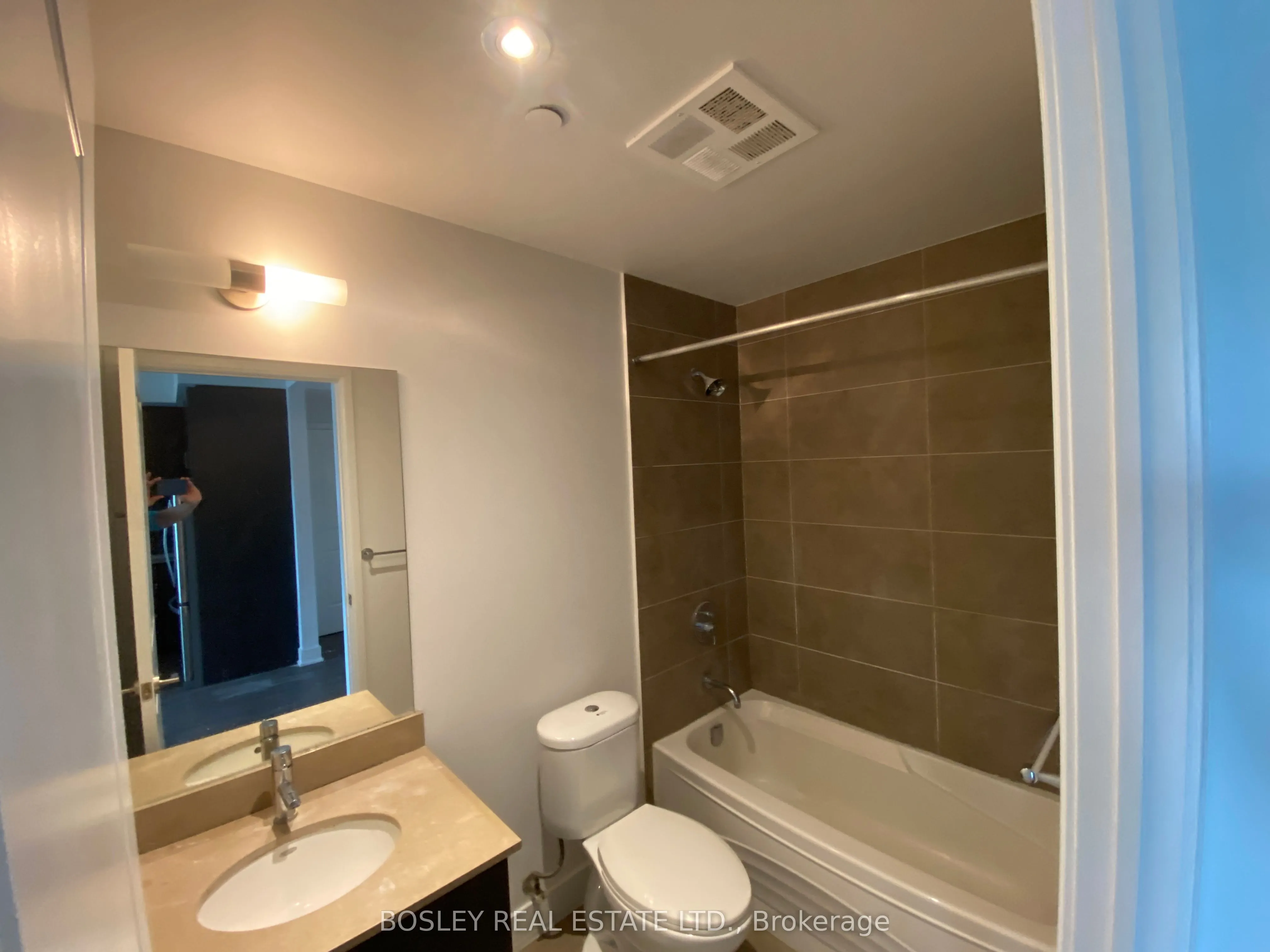 7608 Yonge Street, #408
