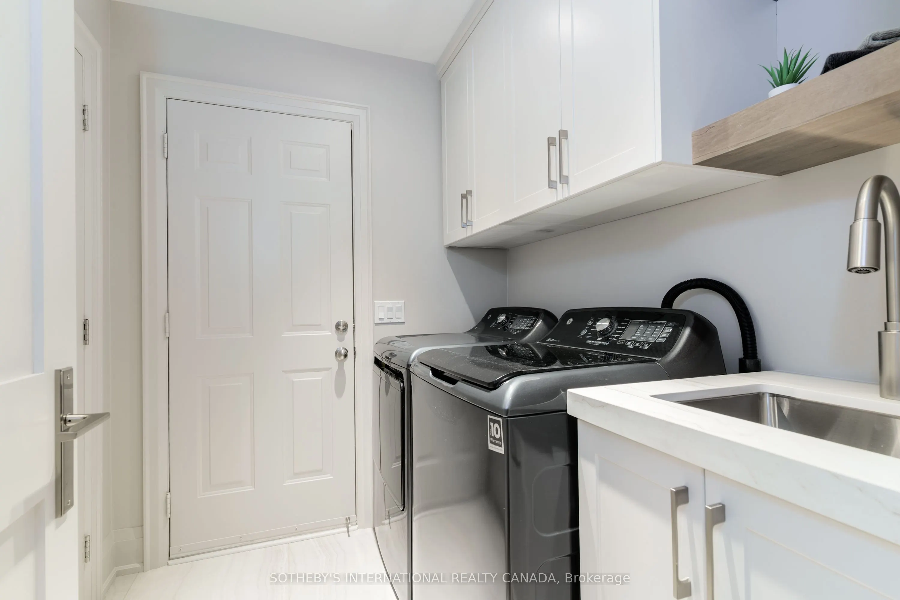 10 Kendrick Crescent, #4