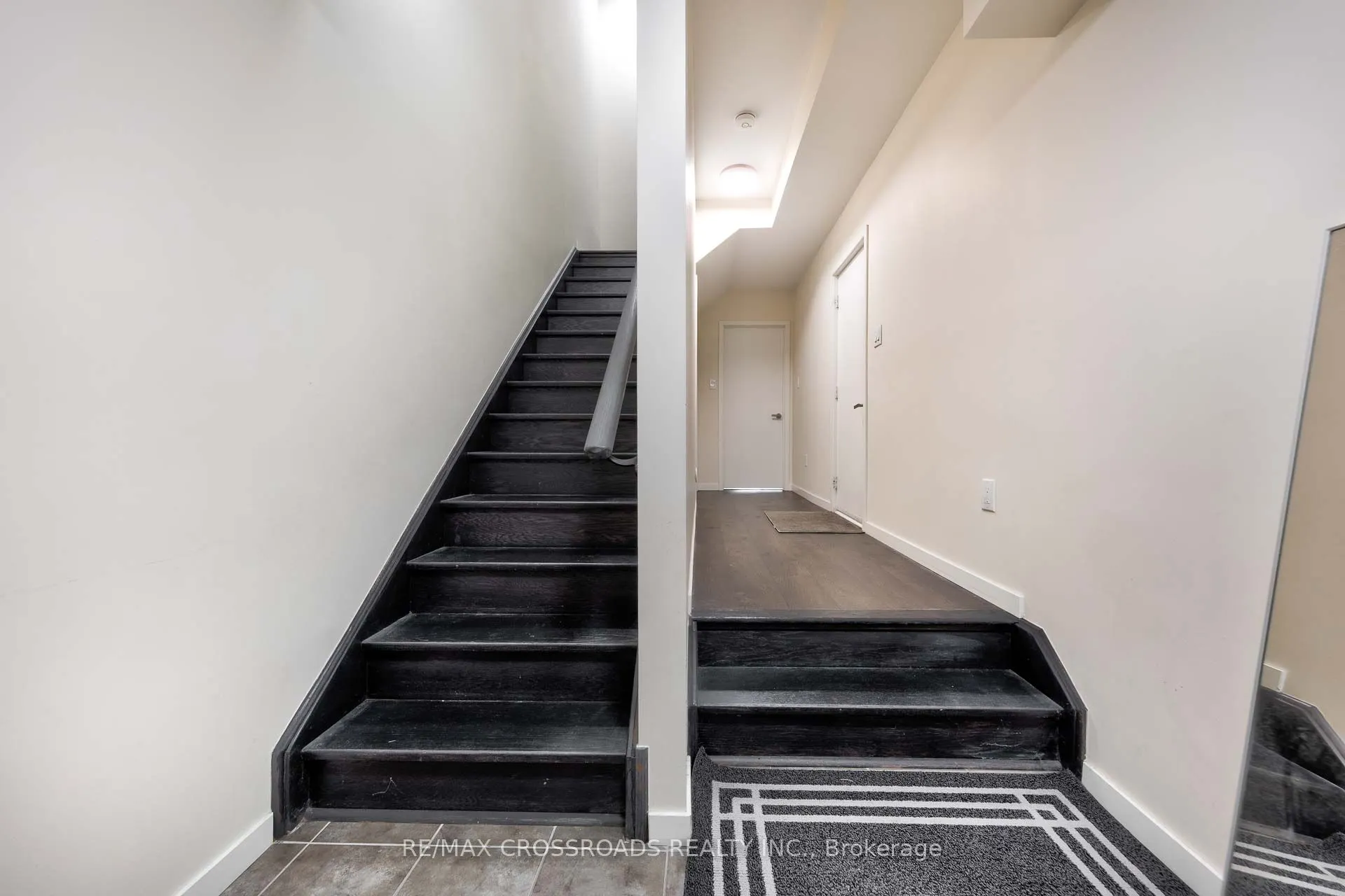114 Genuine Lane