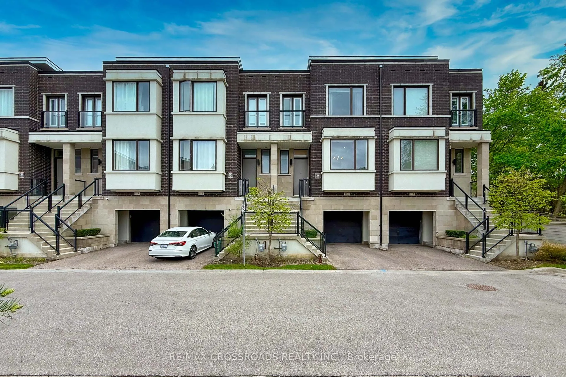 114 Genuine Lane
