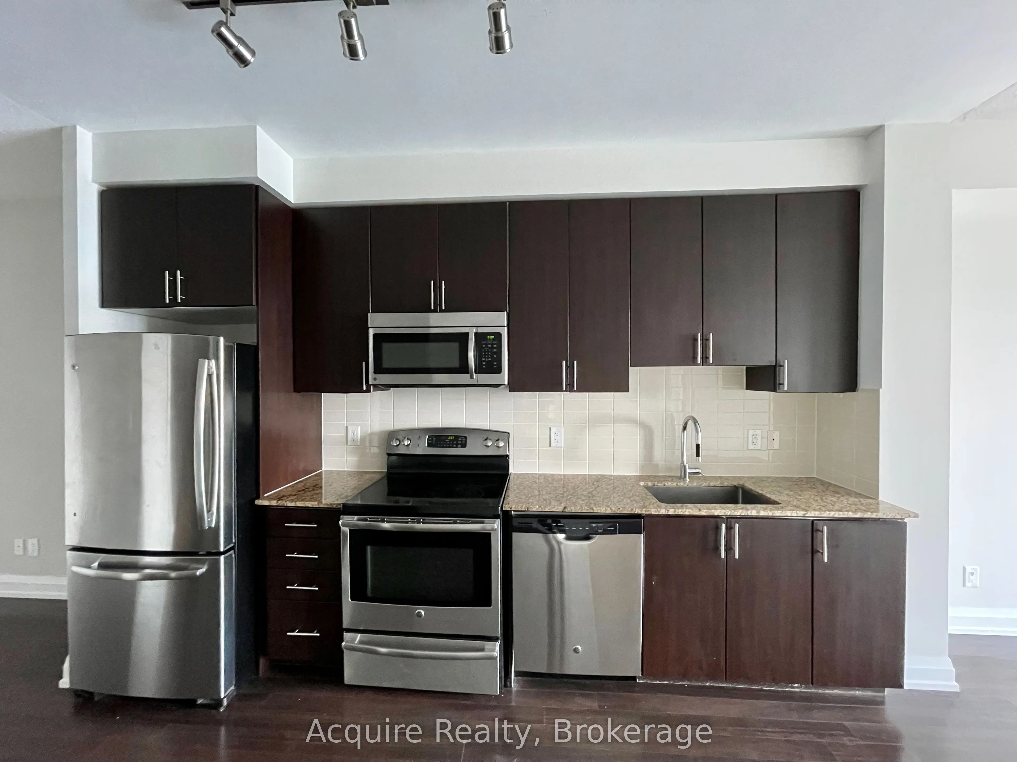 7171 Yonge Street, #2009