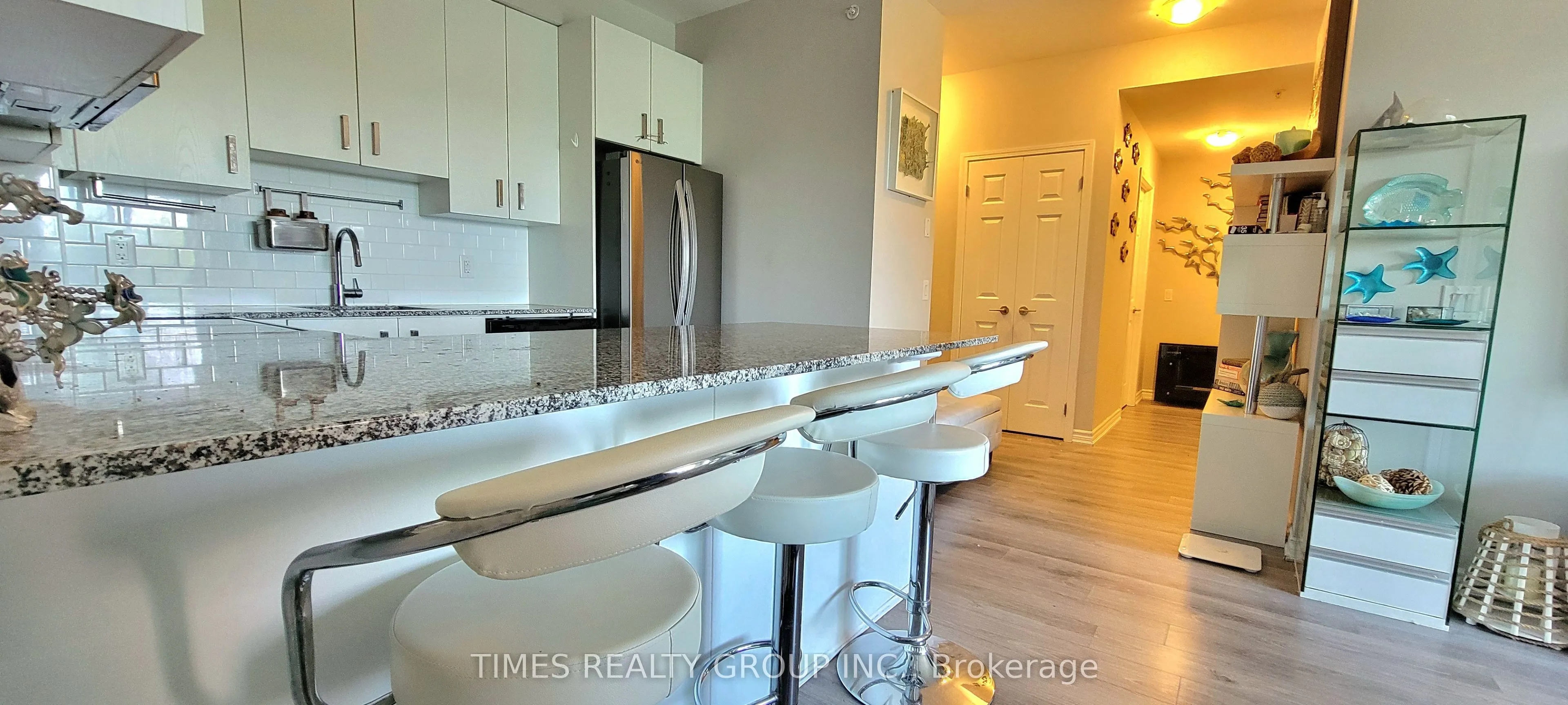 11611 Yonge Street, #301