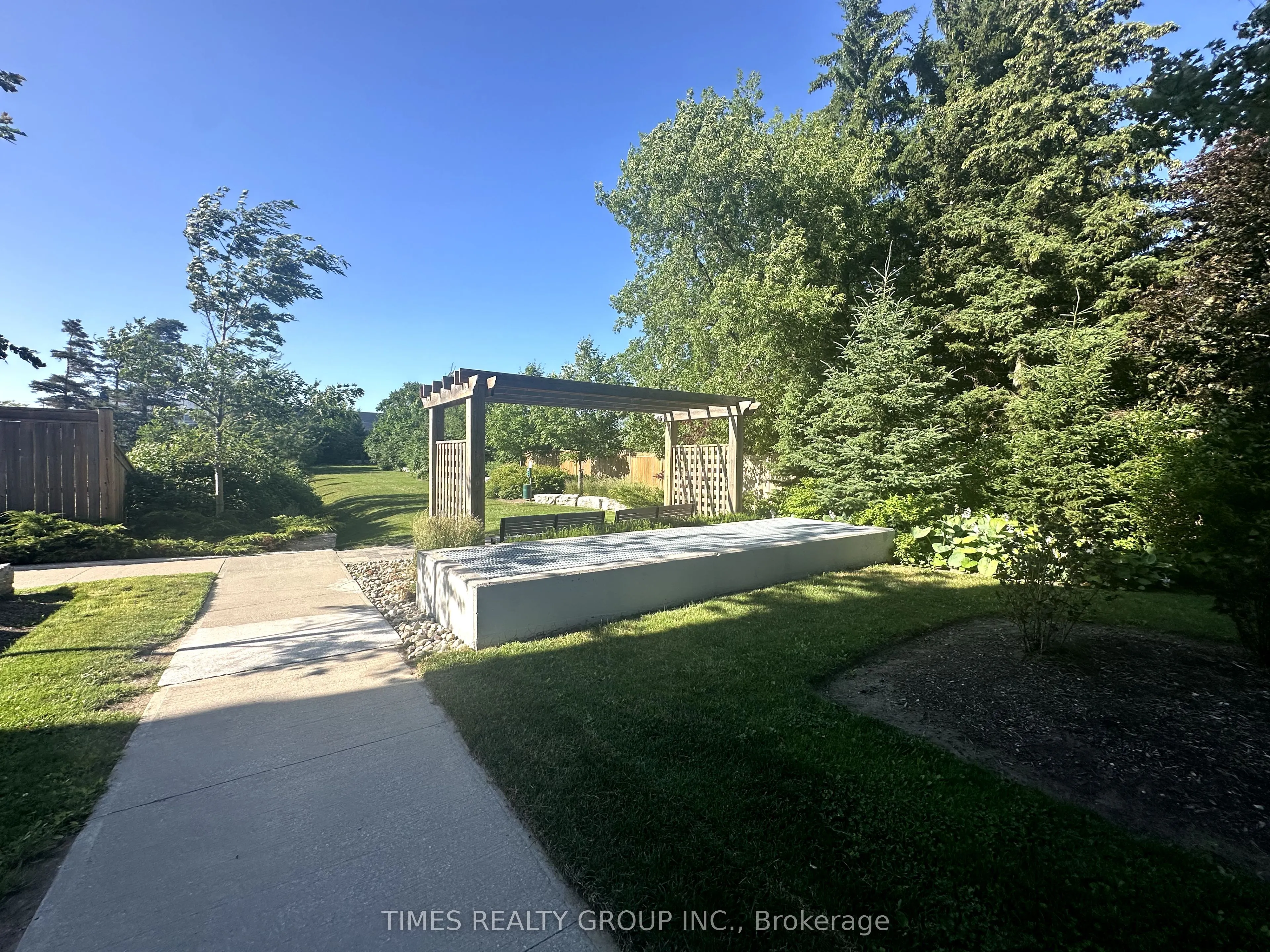 11611 Yonge Street, #301