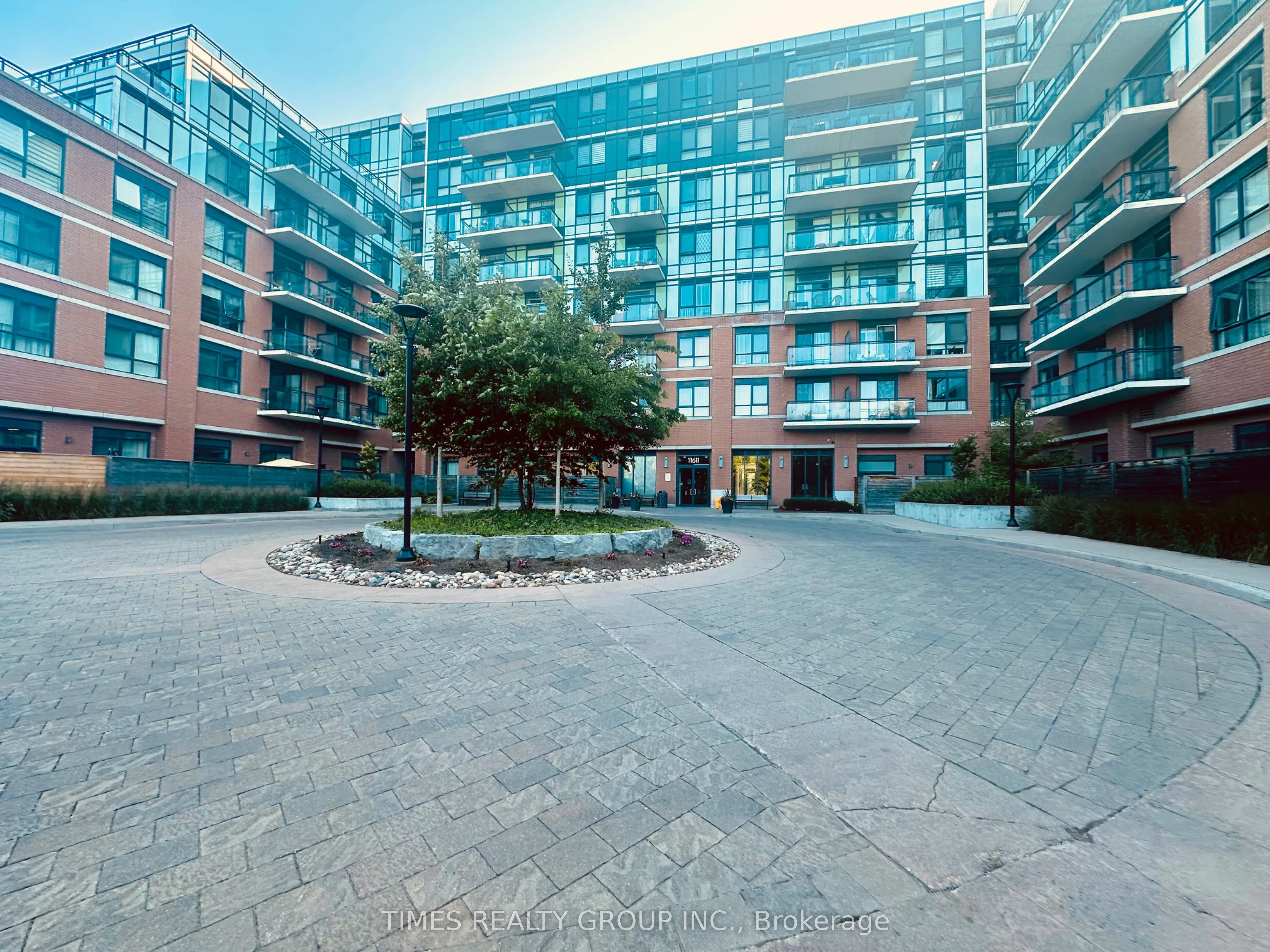 11611 Yonge Street, #301