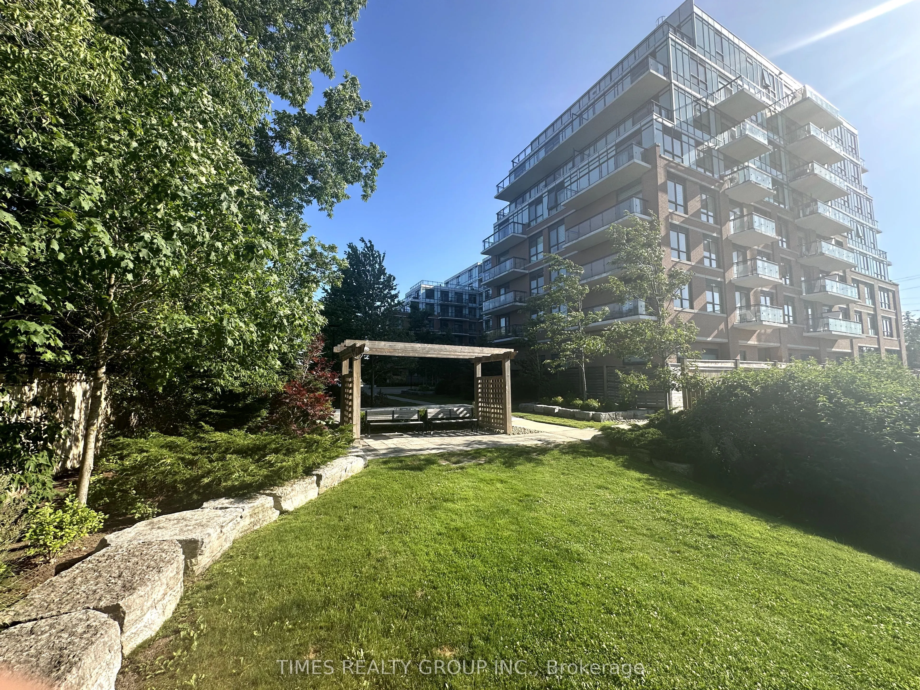 11611 Yonge Street, #301