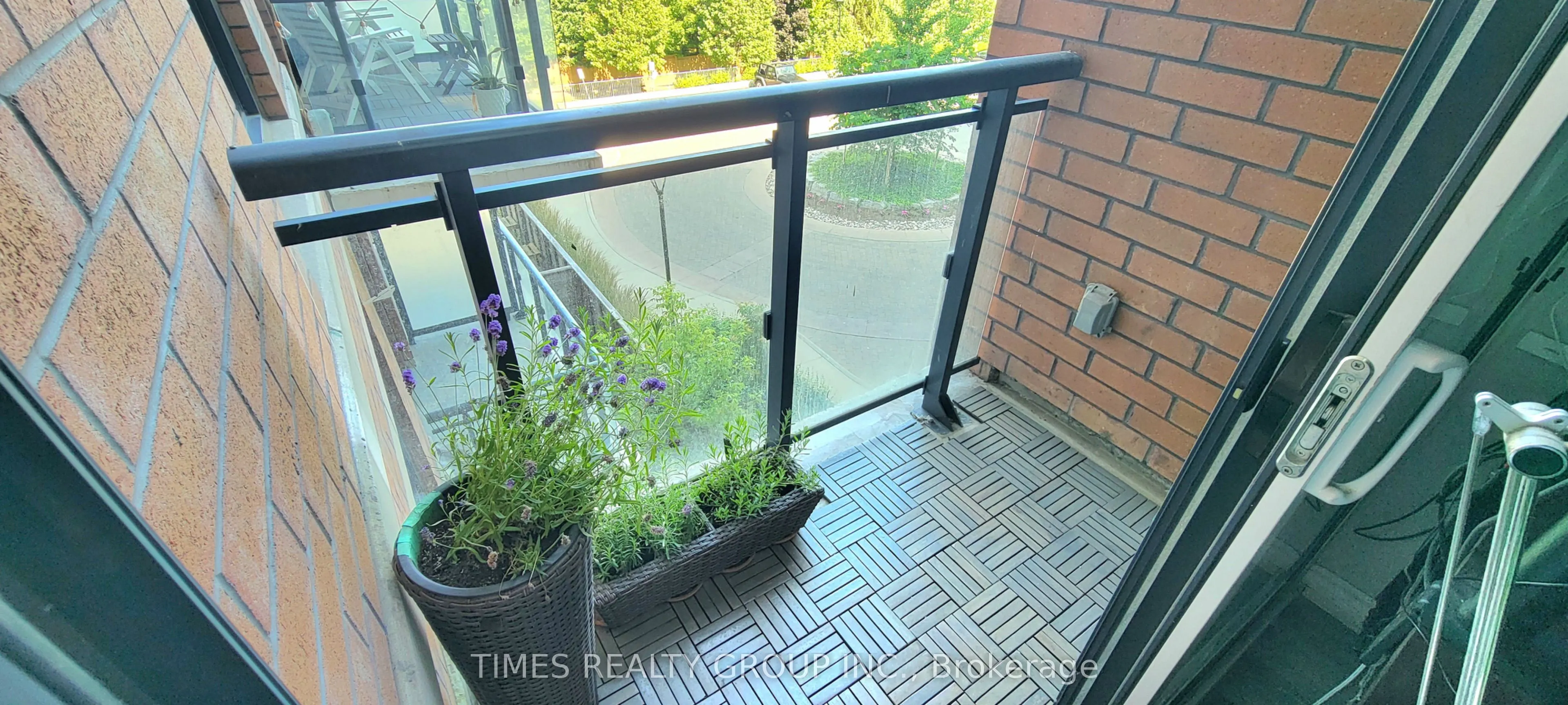 11611 Yonge Street, #301