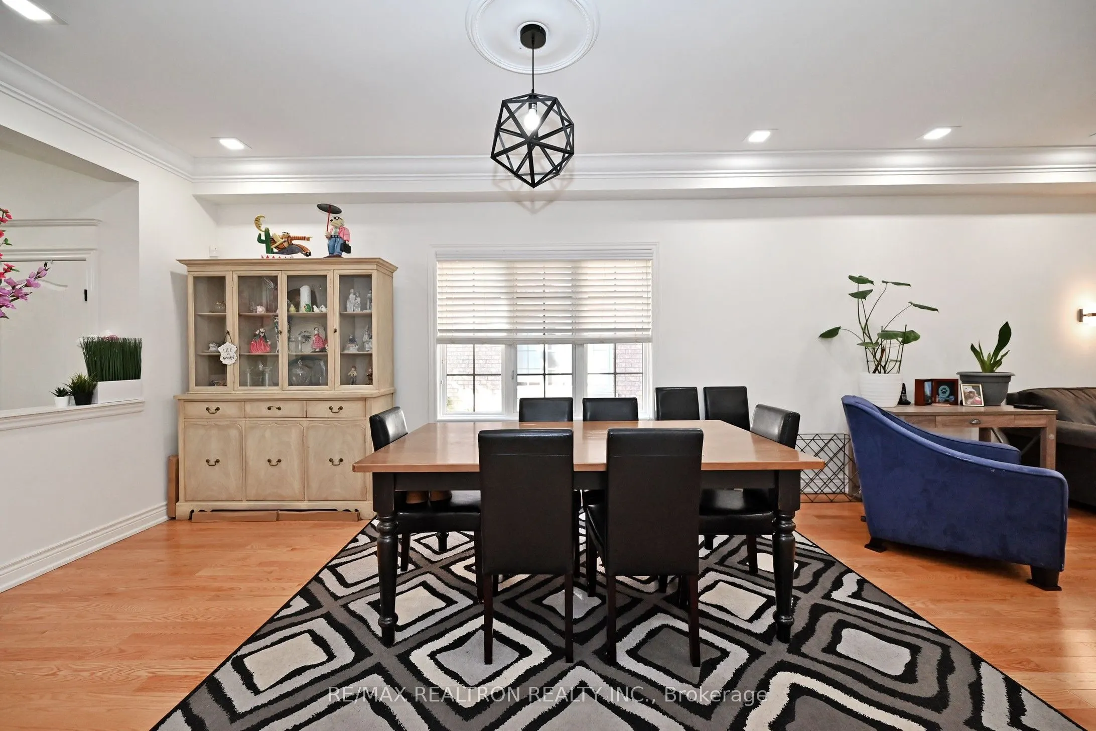100 Kingsbridge Circle