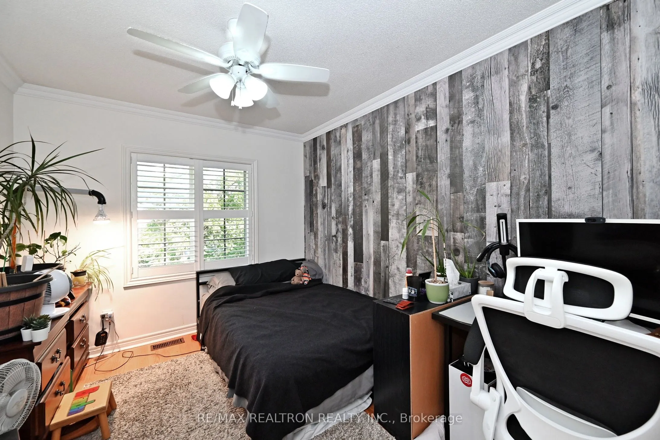 100 Kingsbridge Circle