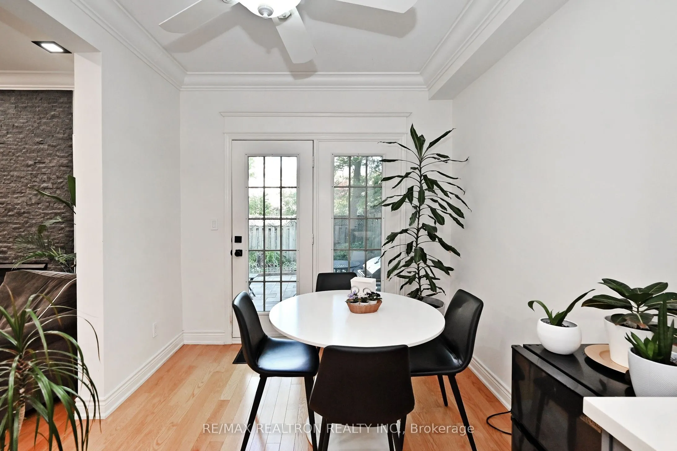 100 Kingsbridge Circle